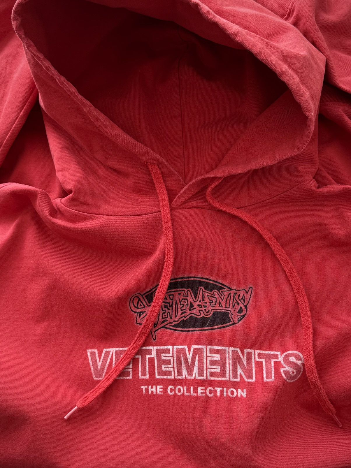 Vetements Vetements 2018 ‘The Collection’ Graphic Red Hoodie Size US M / EU 48-50 / 2 - 3 Thumbnail