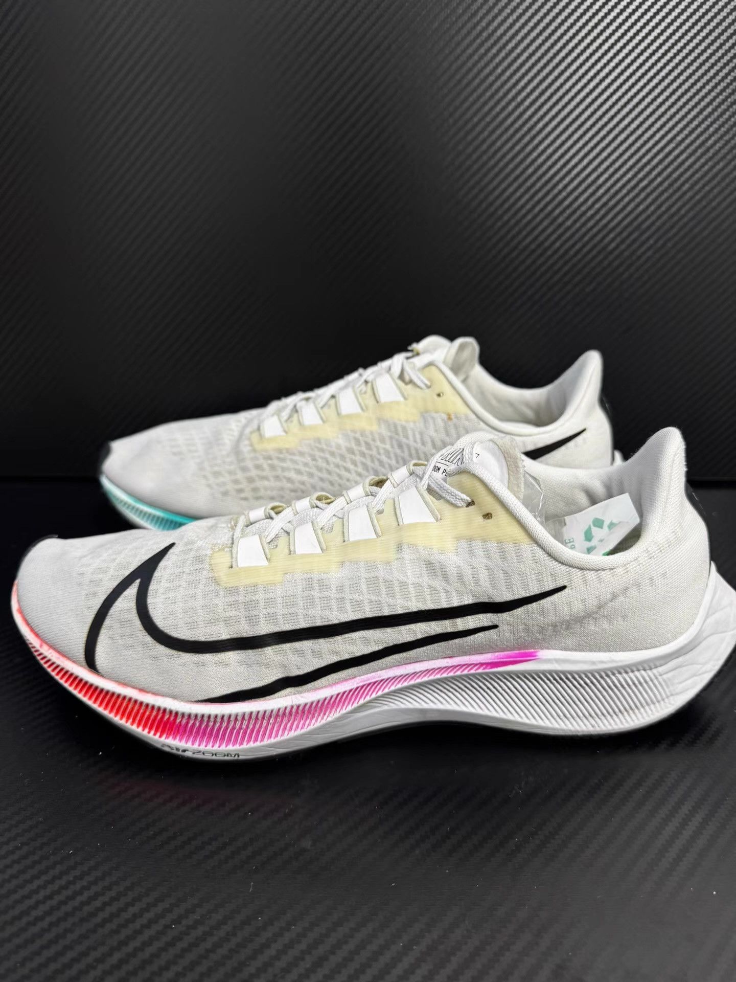 Nike Nike ZoomX Vaporfly NEXT%, lightweight Q10 Size US 9 / EU 42 - 1 Thumbnail