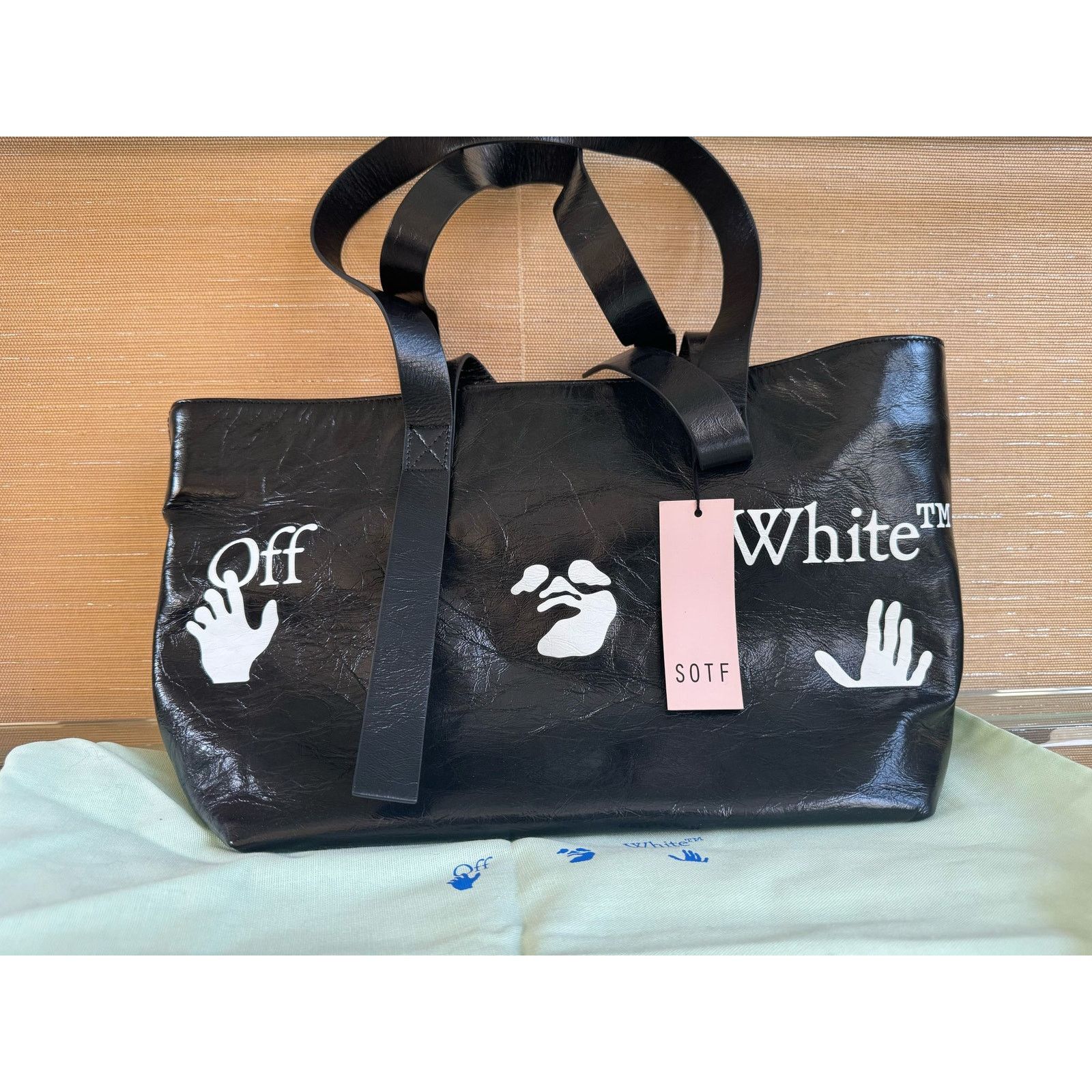 o1rshd1 Size: OS / Commercial Tote Bag in Black/White