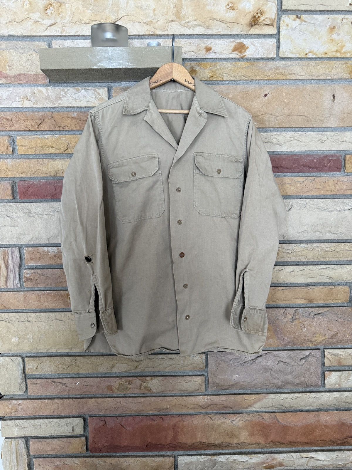 Vintage Vintage 50s US Army Military Button Up Khaki Shirt Size US L / EU 52-54 / 3 - 1 Thumbnail