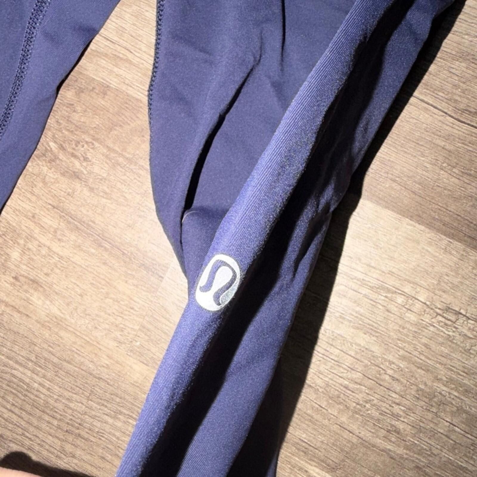 Lululemon Lululemon Run Crop Waistband Ruffle Leggings Size 28" / US 6 / IT 42 - 2 Thumbnail
