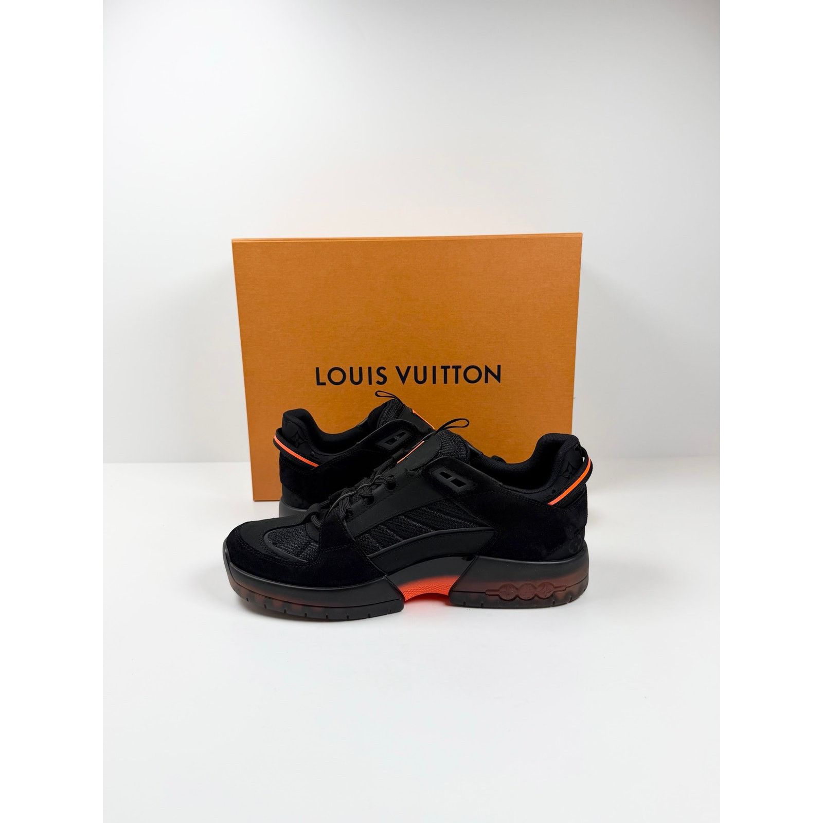 Louis Vuitton Size 7LV/8US - Louis Vuitton x Lucien Clark Sneakers NEW Size US 8 / EU 41 - 6 Thumbnail