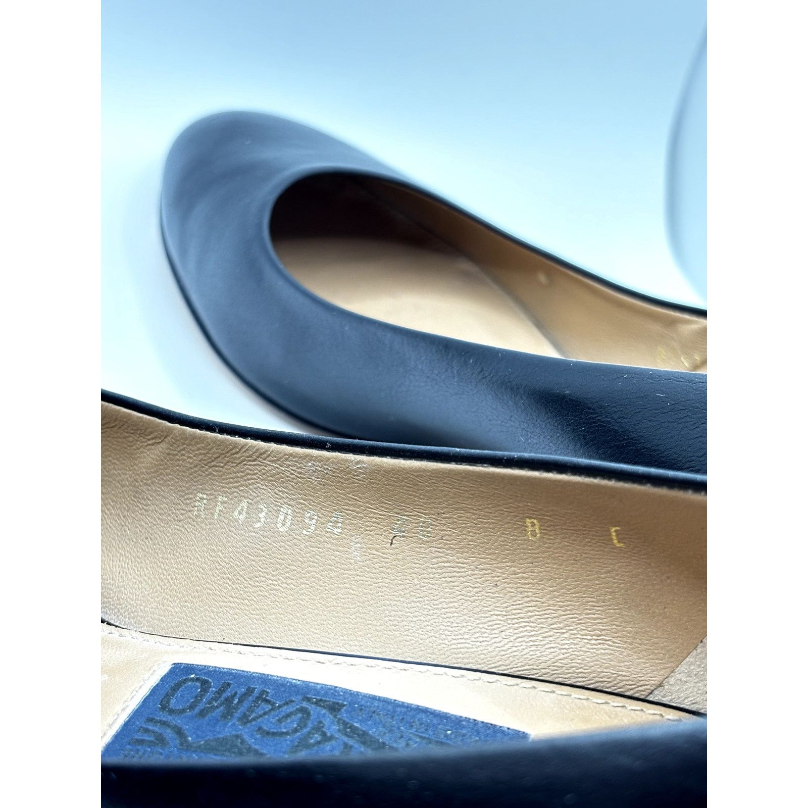 Salvatore Ferragamo SALVATORE FERRAGAMO Ninfea Lucite Block Heel Pumps Sz 8 Size US 8 / IT 38 - 9 Thumbnail