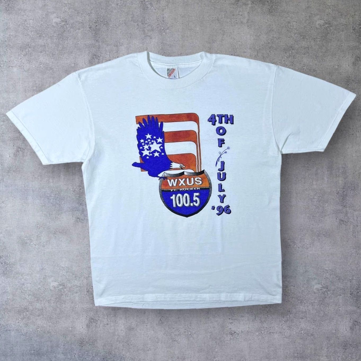 Jerzees VINTAGE Jerzees T-Shirt WXUS Ft. Rucker 100.5 Souvenir 4th Of July ‘96 Graphic White L Mens Size US L / EU 52-54 / 3 - 2 Thumbnail