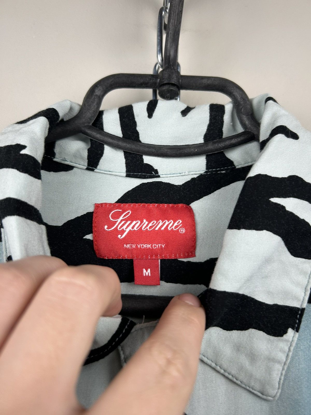 Supreme Supreme Tiger Stripe Rayon Shirt Size US M / EU 48-50 / 2 - 3 Thumbnail