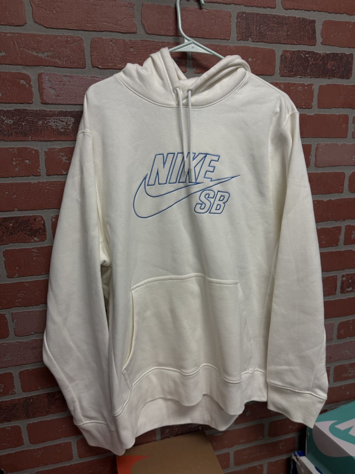 Nike RARE Nike SB Hoodie Size XL Clean 🧼 White Blue Size US XL / EU 56 / 4 - 2 Thumbnail