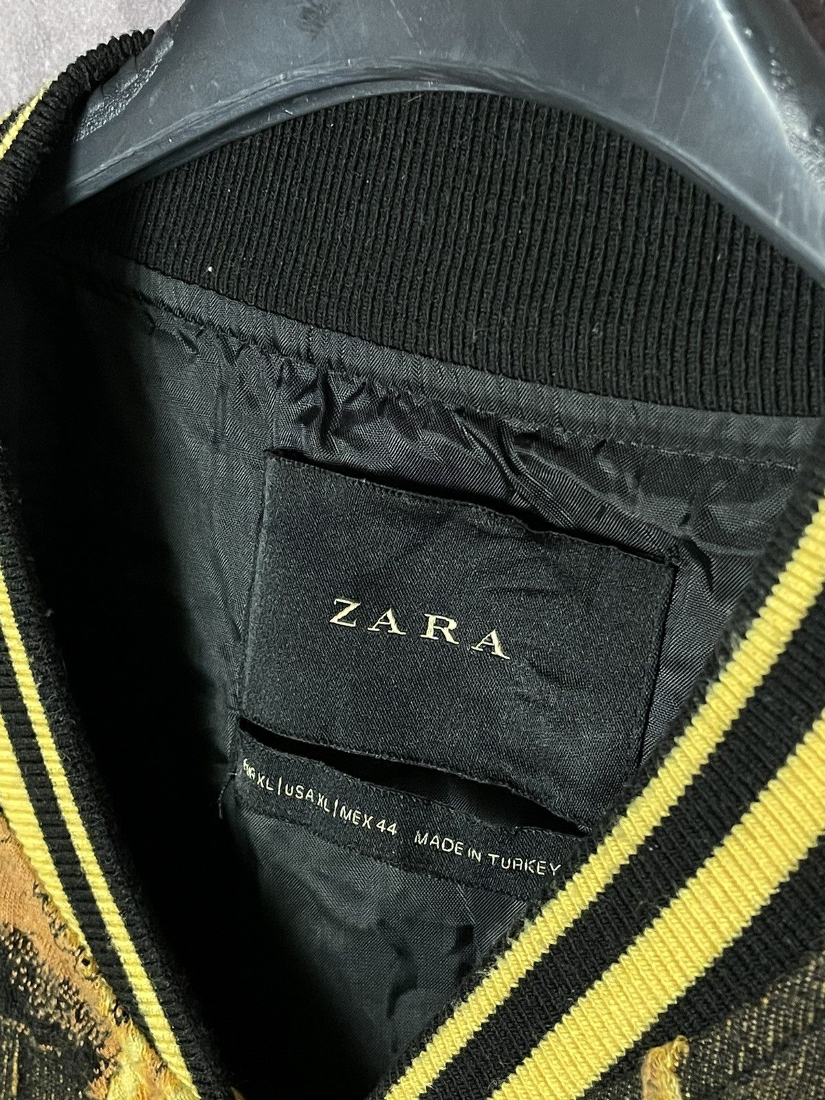Japanese Brand ZARA Embroidered Velvet Bomber Jacket Yellow Size US L / EU 52-54 / 3 - 9 Thumbnail