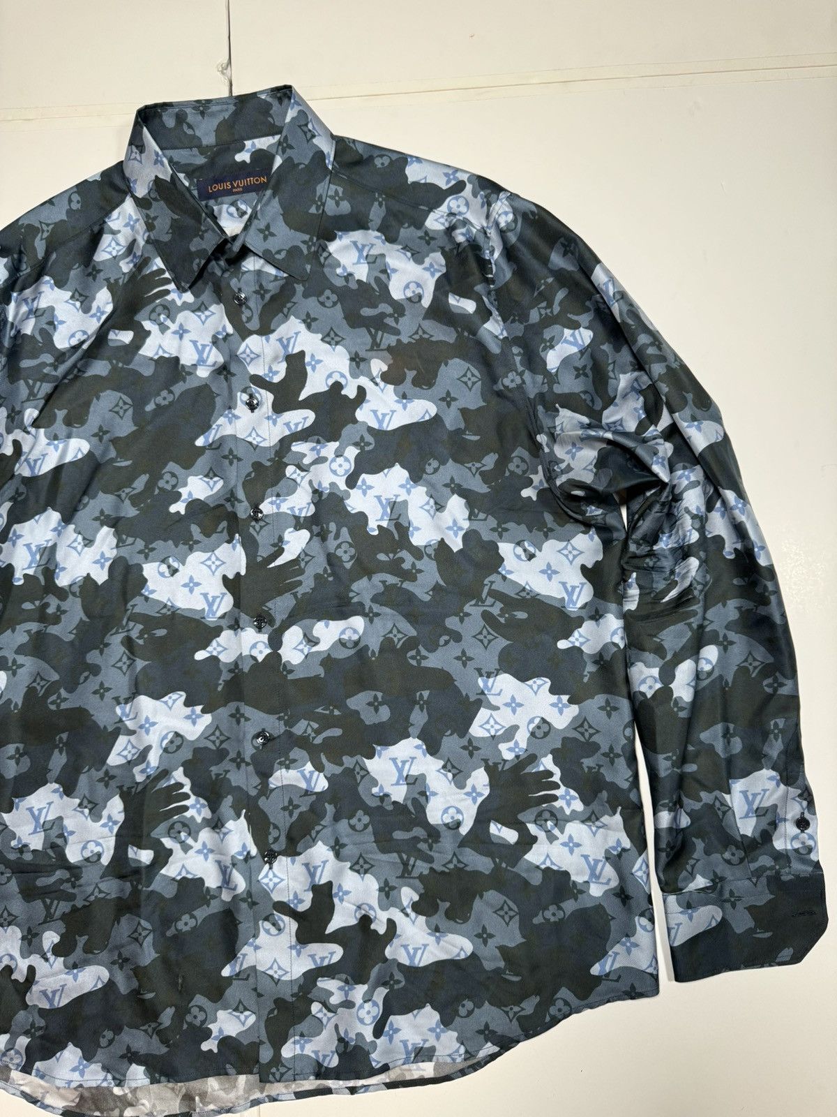 Louis Vuitton Louis Vuitton Camo Silk Shirt Virgil Abloh Size 4L Size US XXL / EU 58 / 5 - 3 Thumbnail