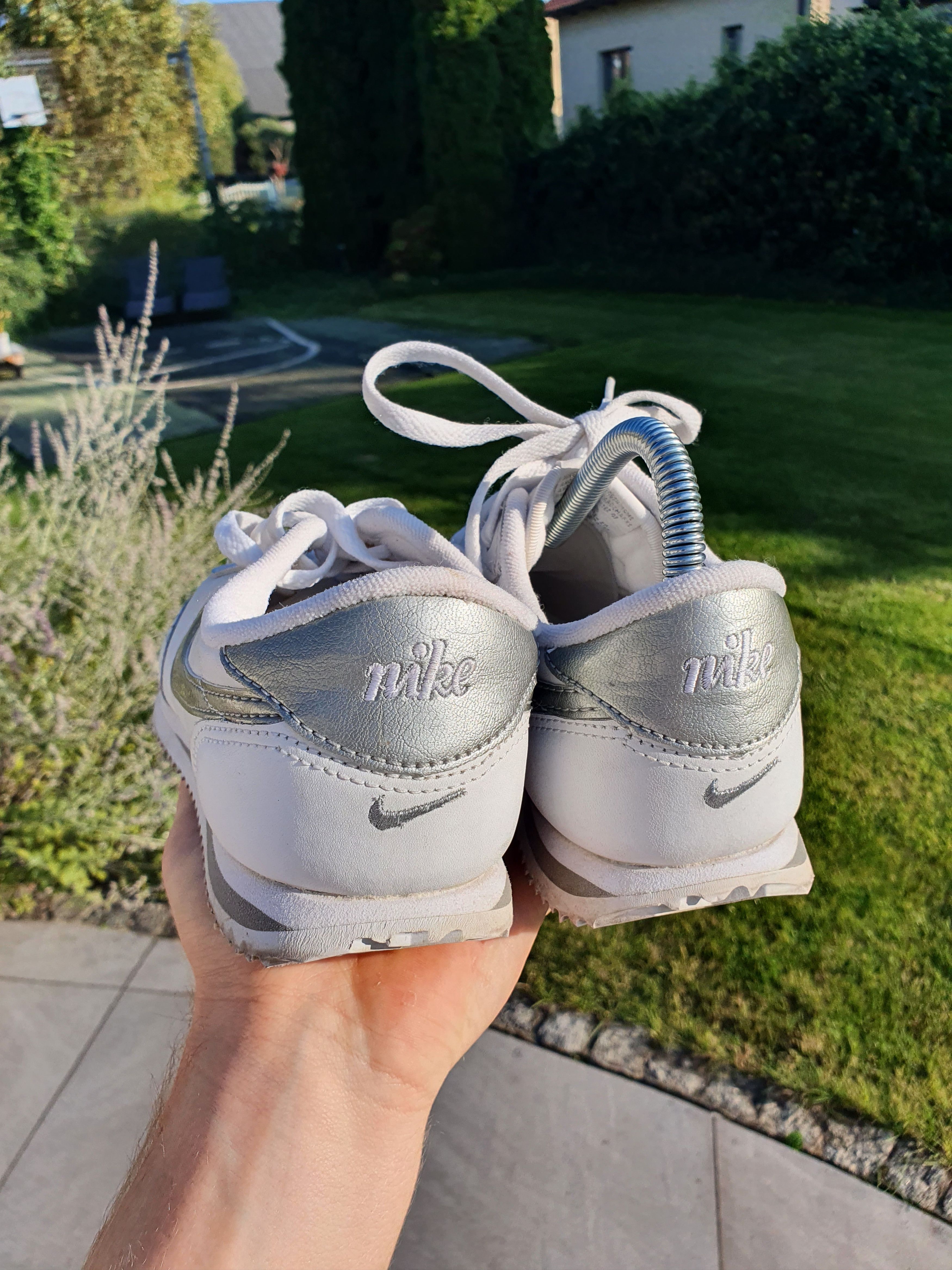 Nike 2002 Vintage Nike Shoes Small Swoosh Silver White Size US 7 / IT 37 - 5 Thumbnail