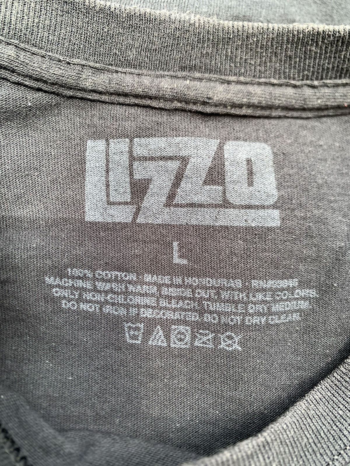 Band Tees Thrashed Faded Lizzo Rap Tee Size US L / EU 52-54 / 3 - 4 Thumbnail