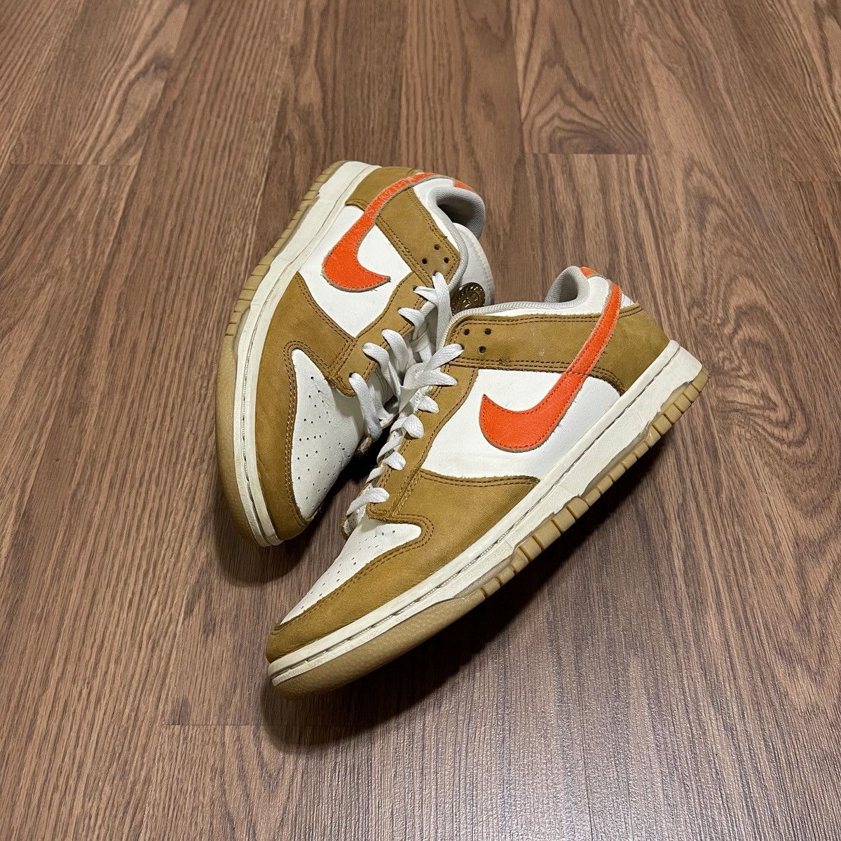 Nike Nike SB Dunk Low Retro Be The One Sail Safety Orange Wheat Size US 9 / EU 42 - 3 Thumbnail