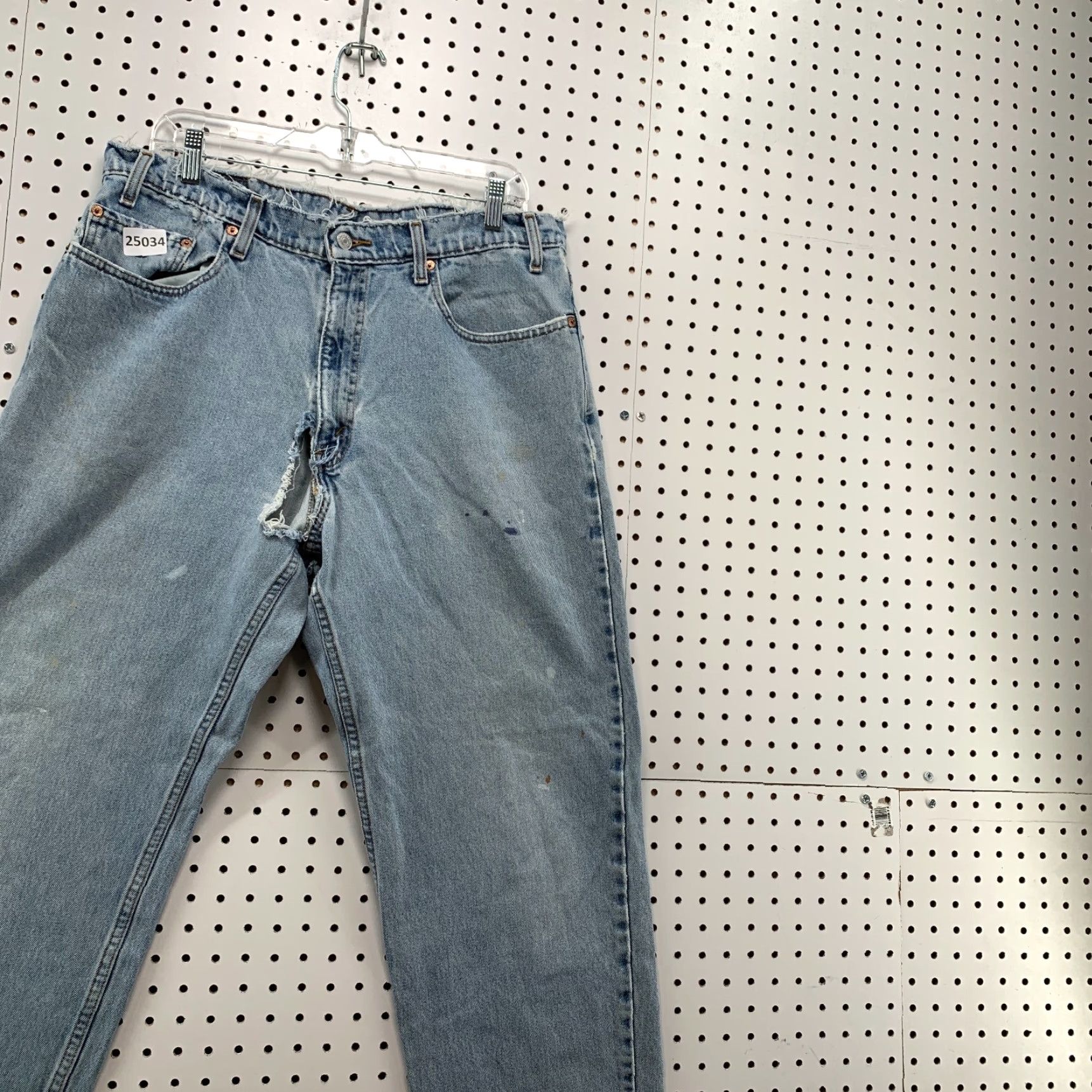 Levi's VINTAGE Levi's 550 Jeans Relaxed Fit Tapered Brown Men's 35x29 DISTRESSED Size US 35 - 4 Thumbnail