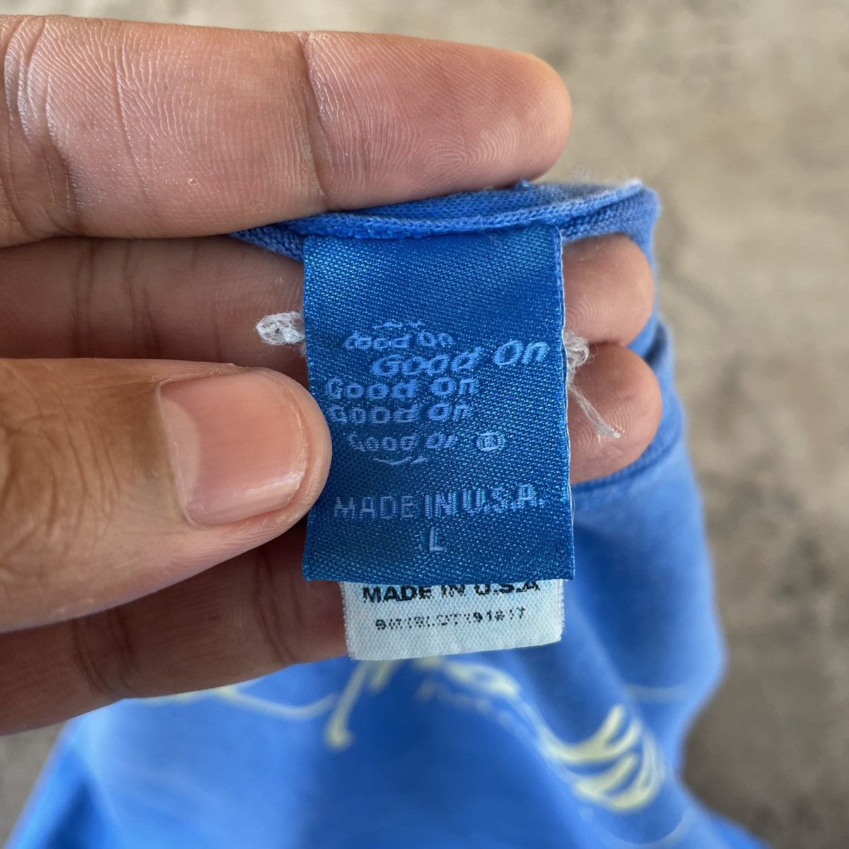 Vintage 🔥🔥Vintage Local Motion USA Made Big Spellout Surf Tee Size US L / EU 52-54 / 3 - 7 Thumbnail