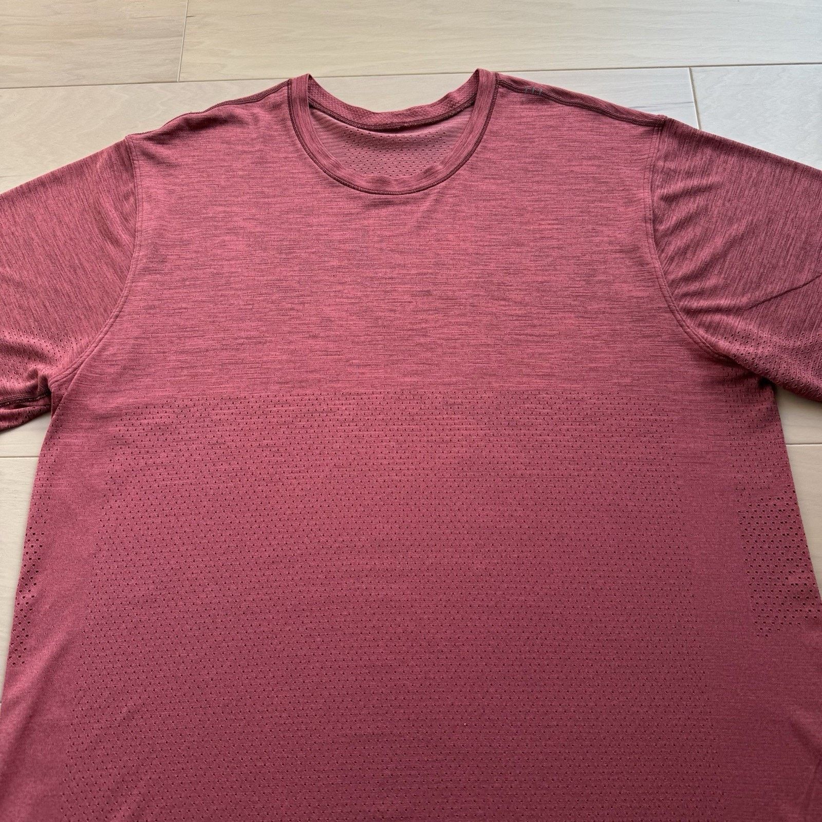 Lululemon Lululemon Metal Vent Shirt 2XL Red Yoga Running Workout Size US XXL / EU 58 / 5 - 3 Thumbnail