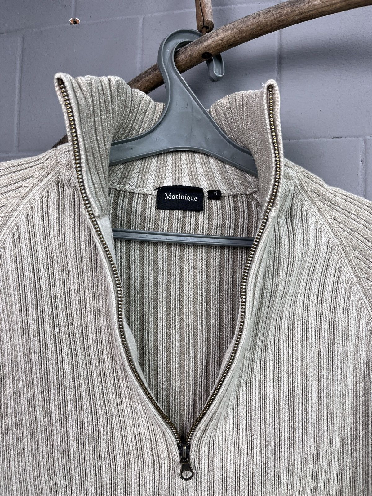 Designer MATINIQUE ARCHIVE MINIMALISTIC CREAM ZIP KNIT - 1655 Size US M / EU 48-50 / 2 - 5 Thumbnail