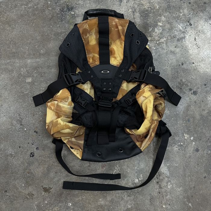 Vintage Vintage 00's Oakley Icon 2.0 Tactical Backpack | Grailed