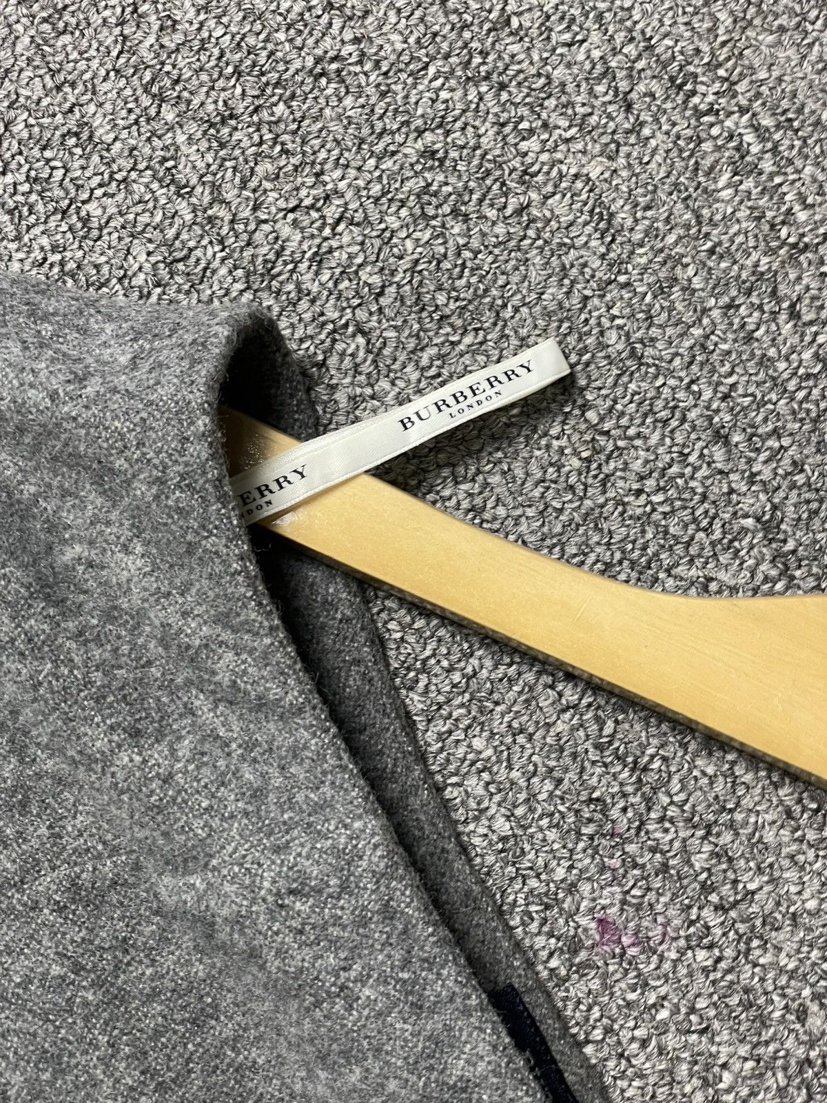 Burberry × Vintage Burberry London Asymmetric Skirt (57) Size 30" / US 8 / IT 44 - 10 Thumbnail