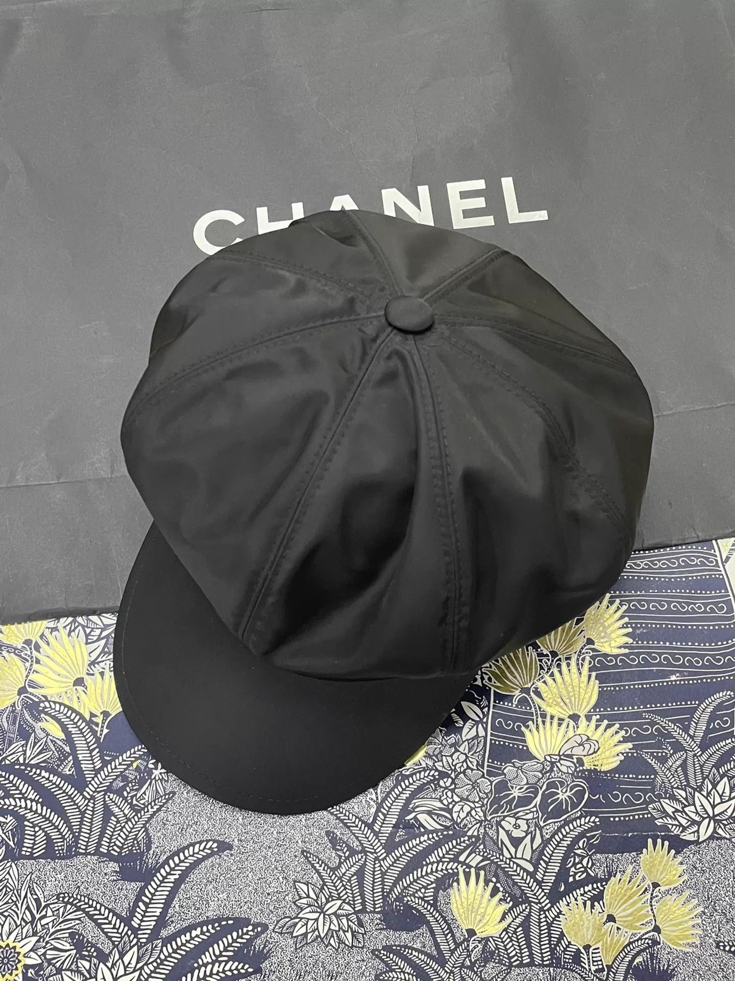 Prada Prada Black Nylon Reversible Newsboy Cap L 59cm Triangle Size ONE SIZE - 1 Thumbnail