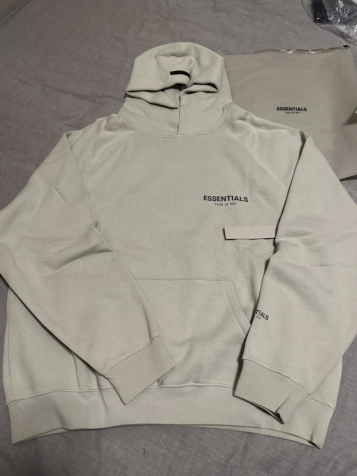 Essentials × Fear of God Fear Of God Essentials SSENSE Exclusive Hoodie Concrete Size US L / EU 52-54 / 3 - 2 Thumbnail