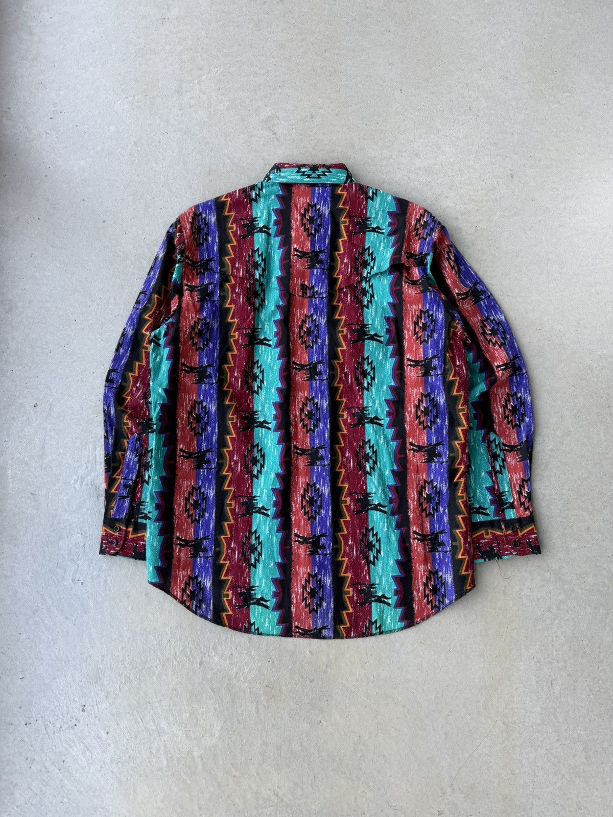 Vintage Vintage Wrangler Aztec Western Brushpopper Button Up Shirt Size US XL / EU 56 / 4 - 2 Thumbnail