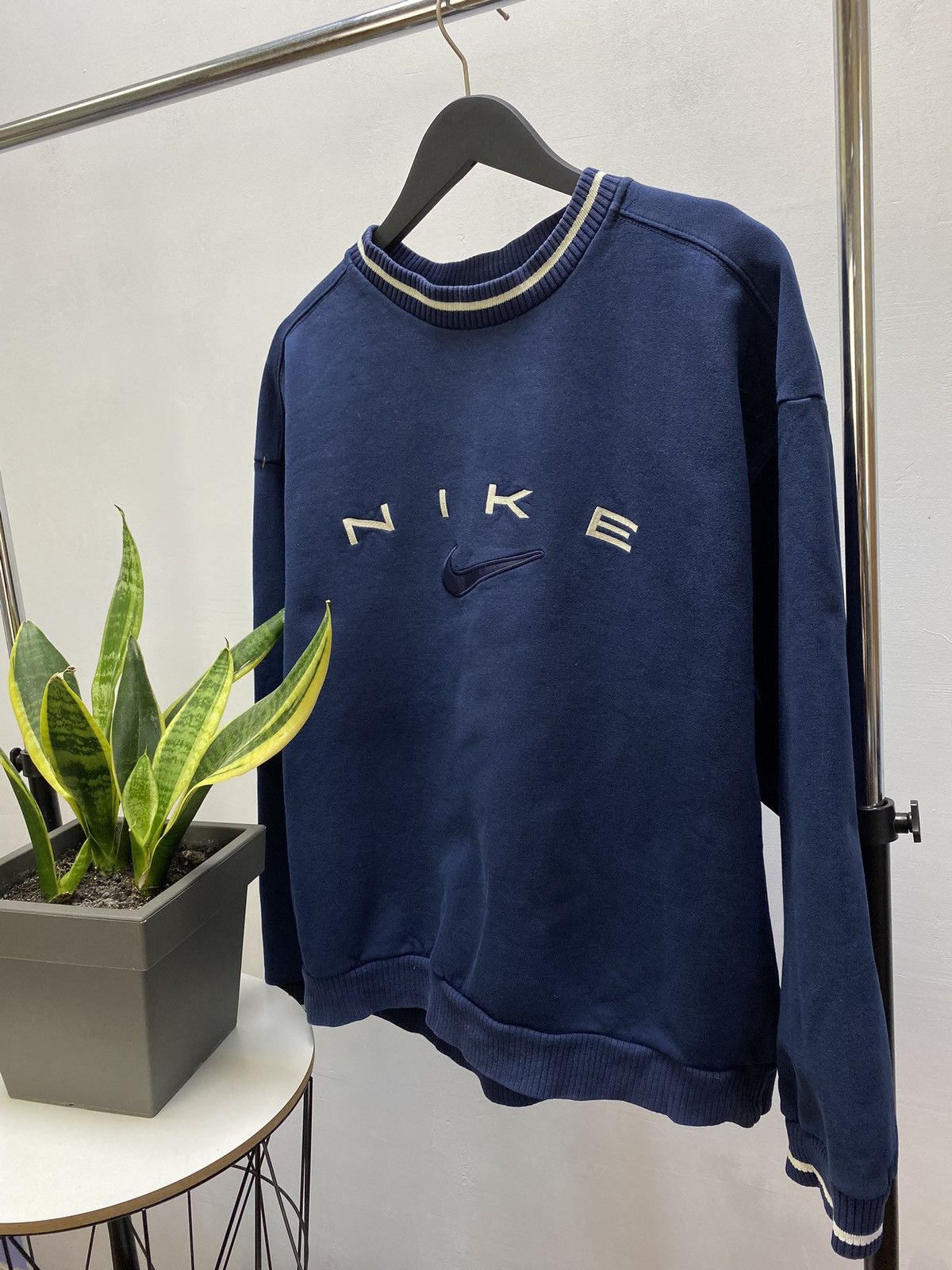 Vintage Y2K Nike 90s Big Center Logo Swoosh Sweatshirt Size US L / EU 52-54 / 3 - 2 Thumbnail