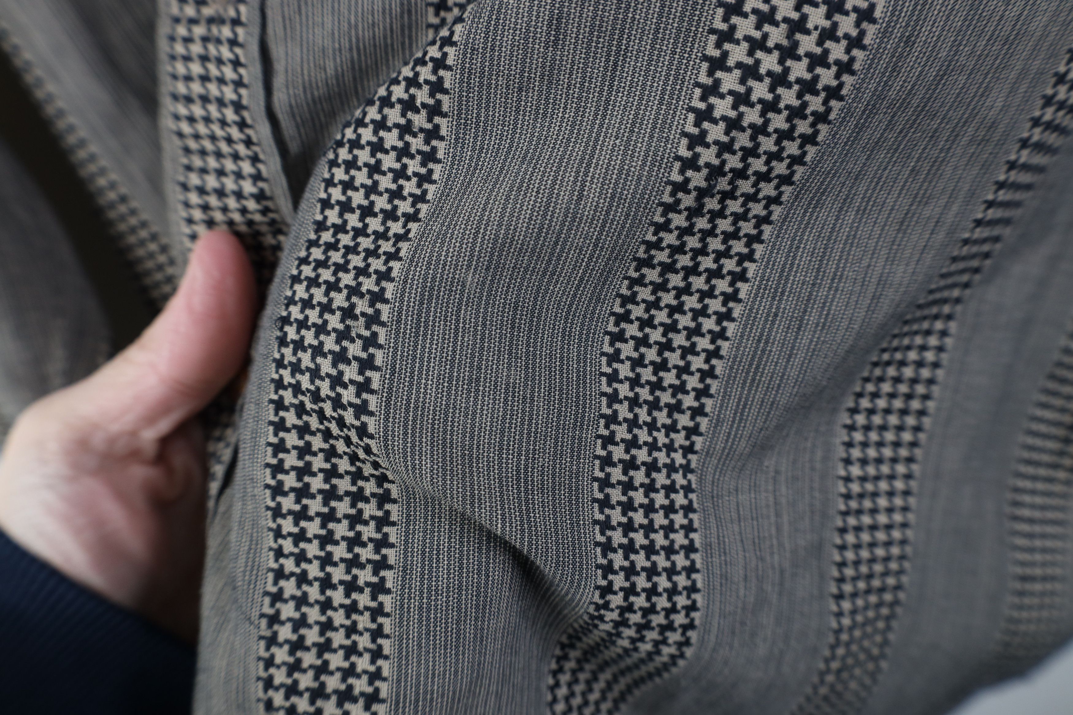 Vintage Vintage 90s Streetwear Houndstooth Band Collar Button Shirt Size US L / EU 52-54 / 3 - 4 Thumbnail