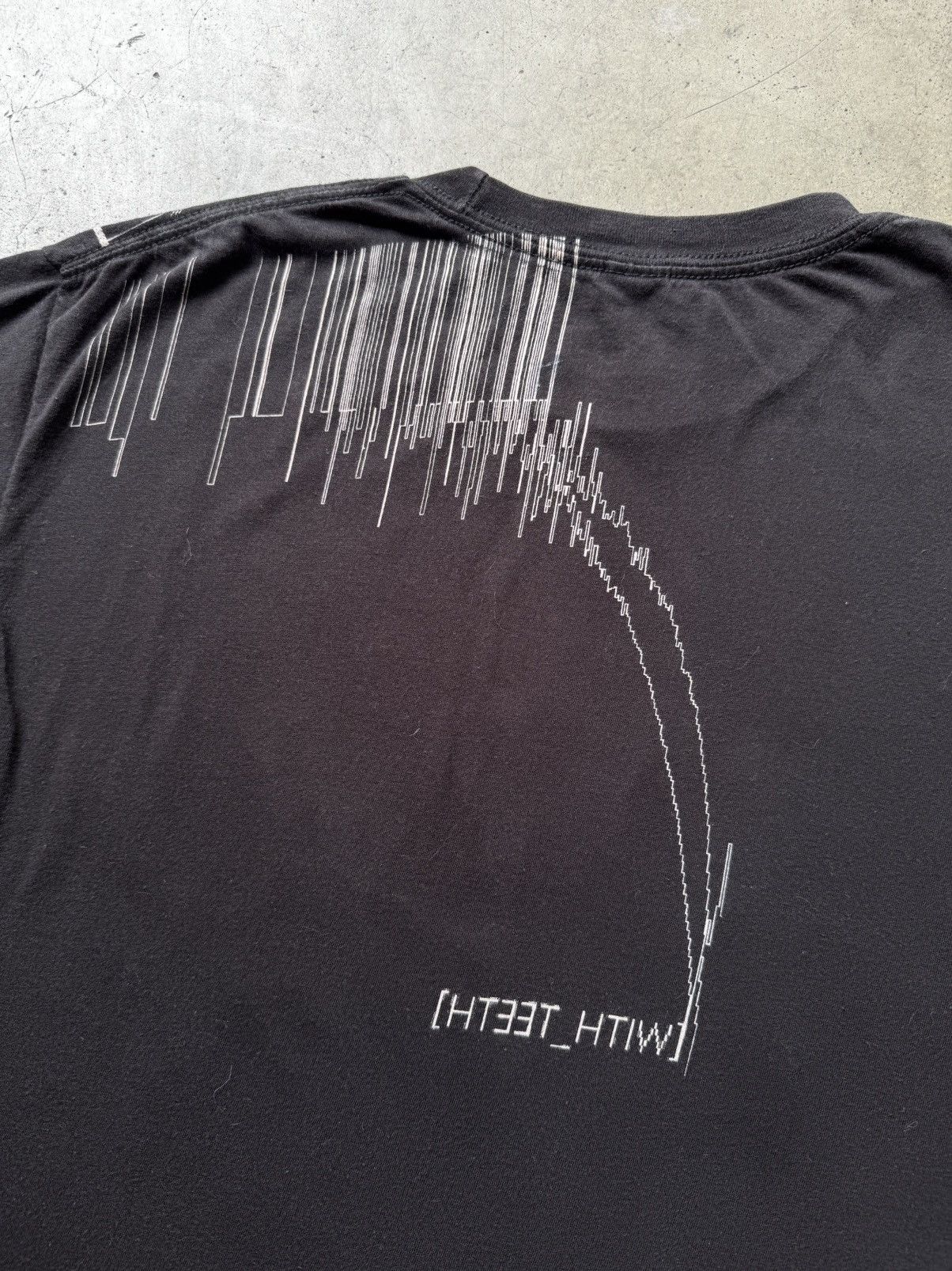 Vintage 2005 Nine Inch Nails With Teeth Vintage Band Tee Shirt Bjork Size US L / EU 52-54 / 3 - 5 Thumbnail