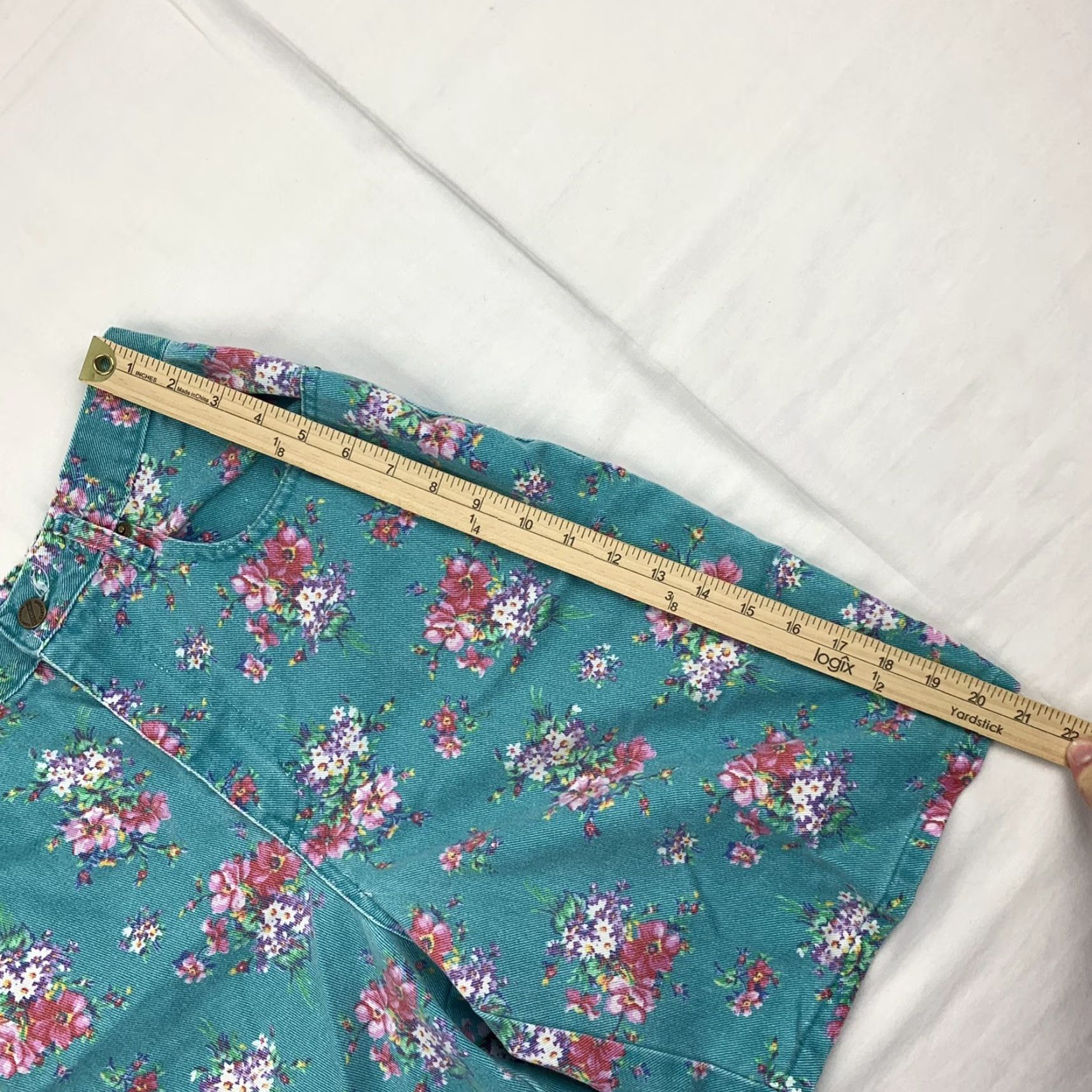 Essentials VINTAGE Essentials Sport Floral Jean Shorts Womens 8 Blue Denim Nature 90s Flower Jeans Womens 8 Mens? Size 30" / US 8 / IT 44 - 5 Thumbnail