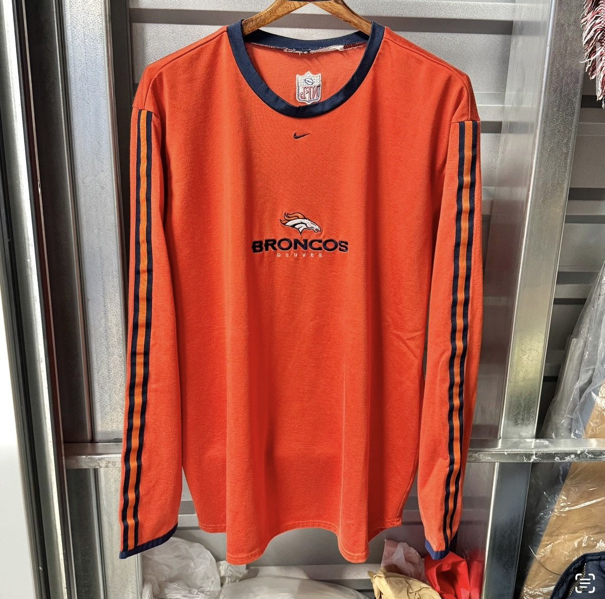 Pro Player Vintage Broncos tees Size US XL / EU 56 / 4 - 4 Thumbnail