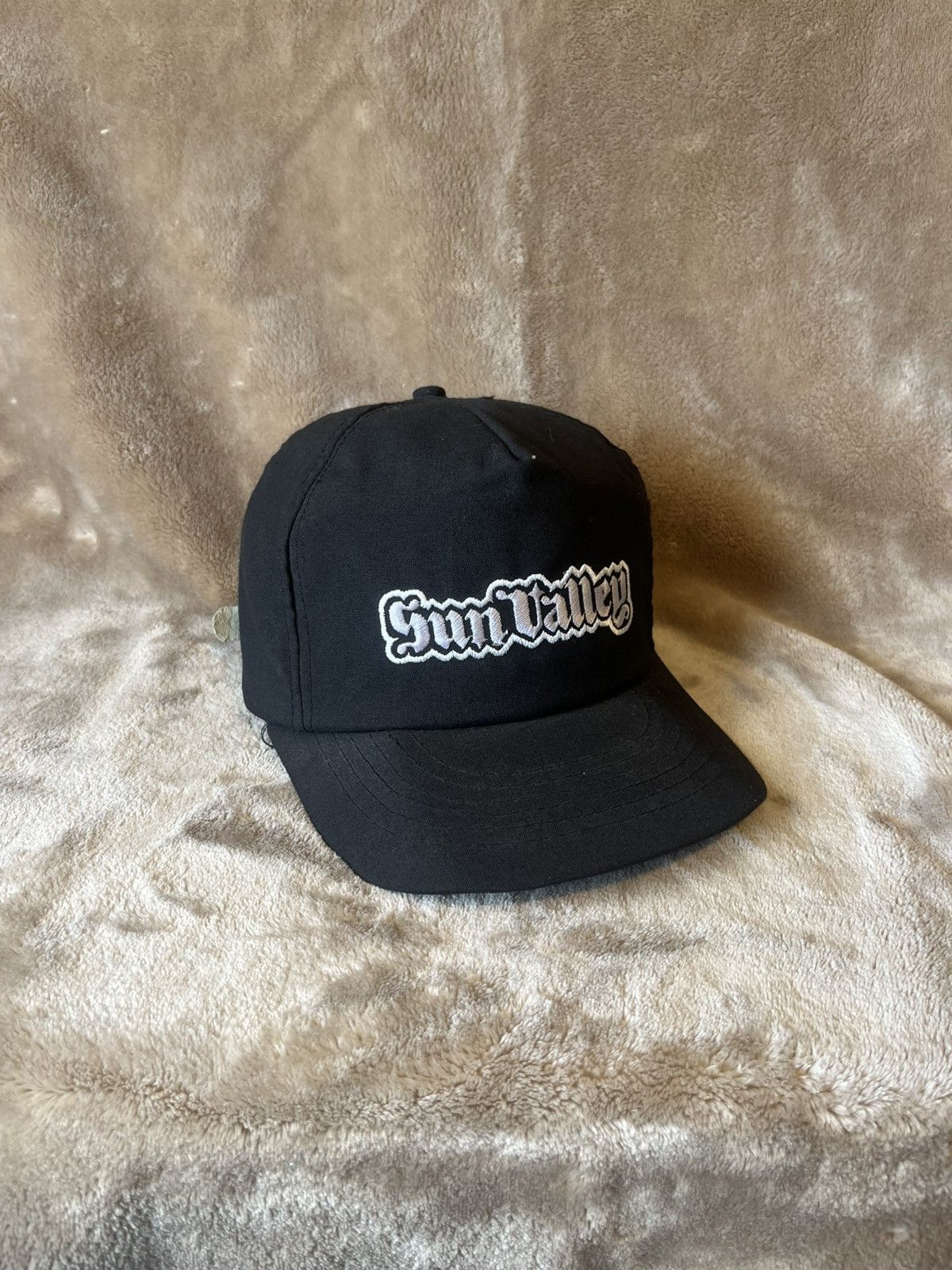New Era Vintage 90’s Los Angeles Sun Valley Black Twill SnapBack hat Size ONE SIZE - 1 Thumbnail