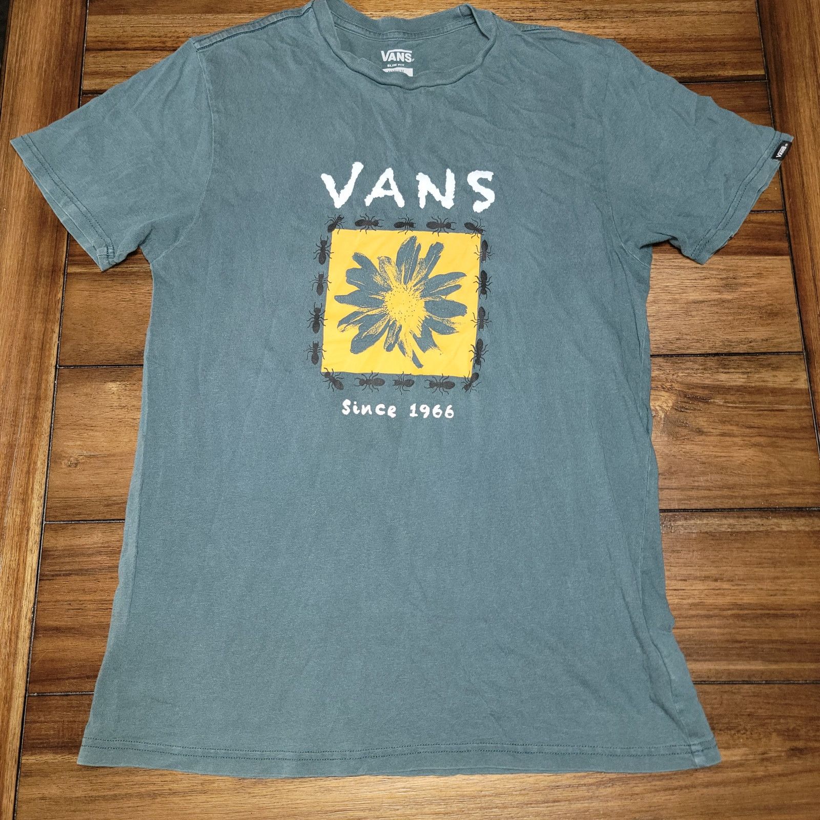 Vans VANS Unisex Slim Fit Tee Ants & Daisy - Size Medium Size M / US 6-8 / IT 42-44 - 1 Thumbnail
