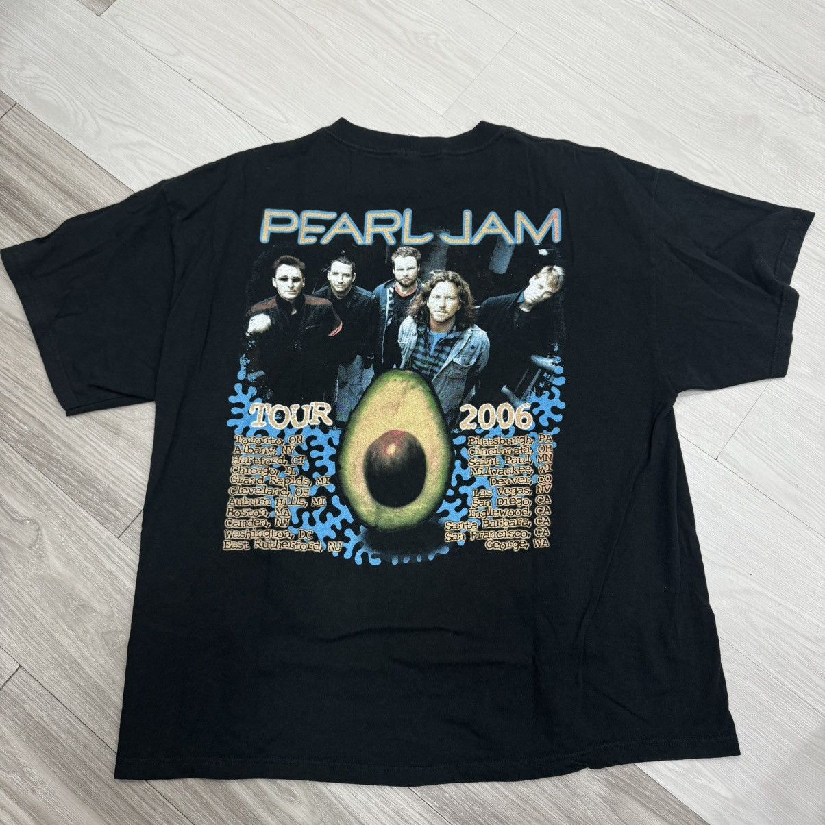 Nirvana Pearl Jam Vintage shirt tour 2000s Size US XL / EU 56 / 4 - 2 Thumbnail