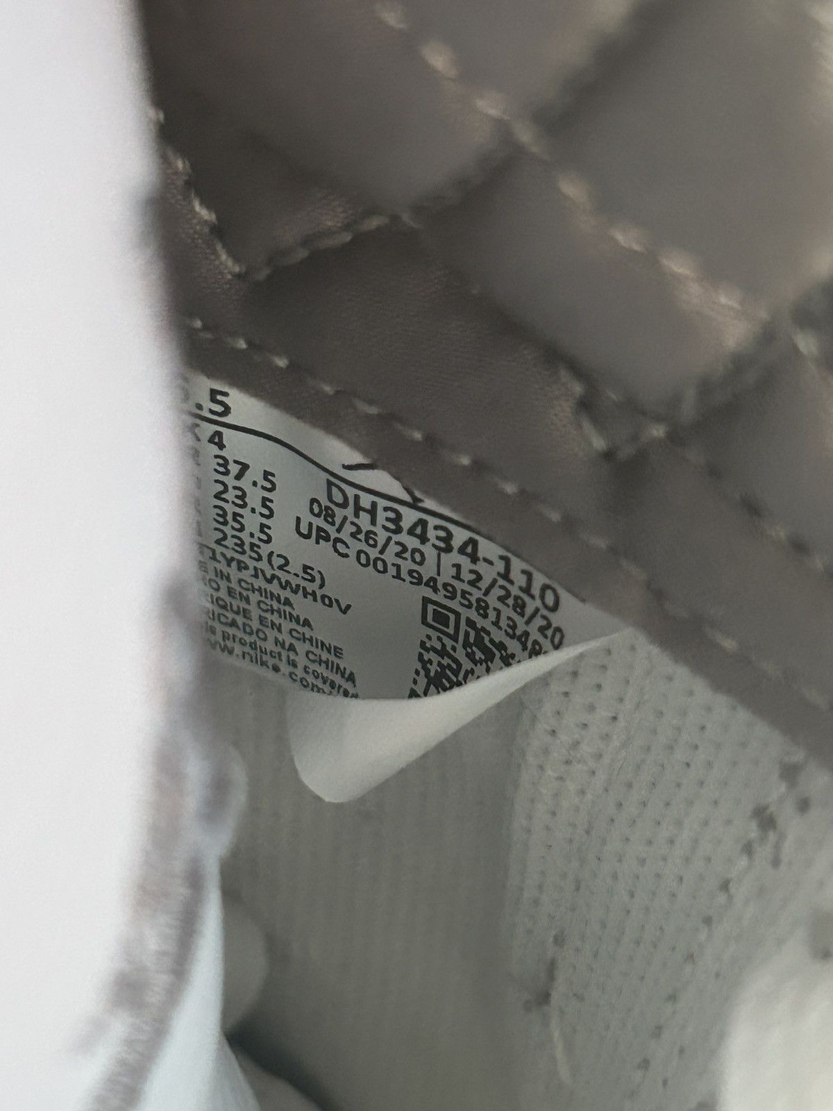 A Ma Maniere × Jordan Brand Air Jordan 3 A Ma Maniere (W) Size US 5 / EU 37 - 9 Thumbnail