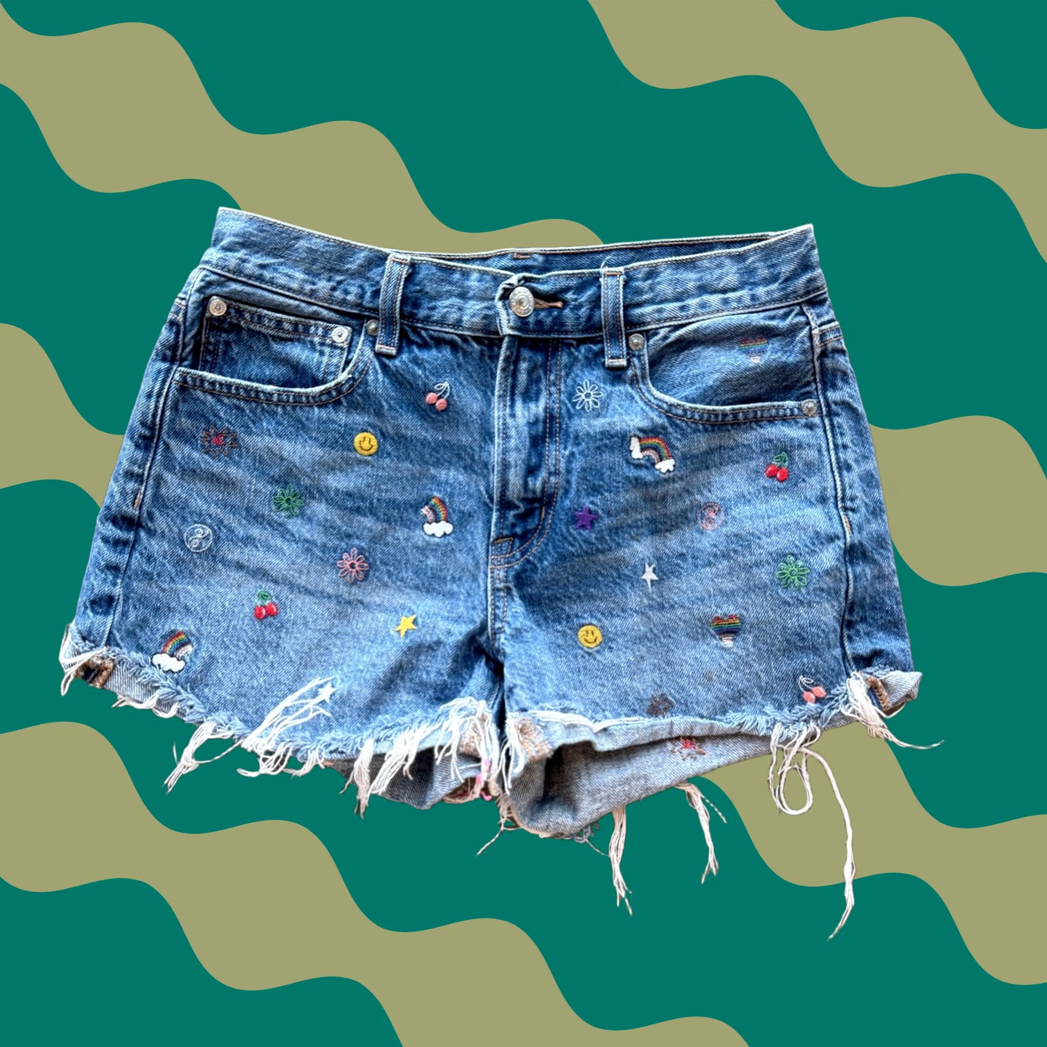 Vintage VINTAGE Y2K Embroidered American Eagle Smiley 90s Boyfriend Denim Shorts 2 Size 26" / US 2 / IT 38 - 1 Thumbnail