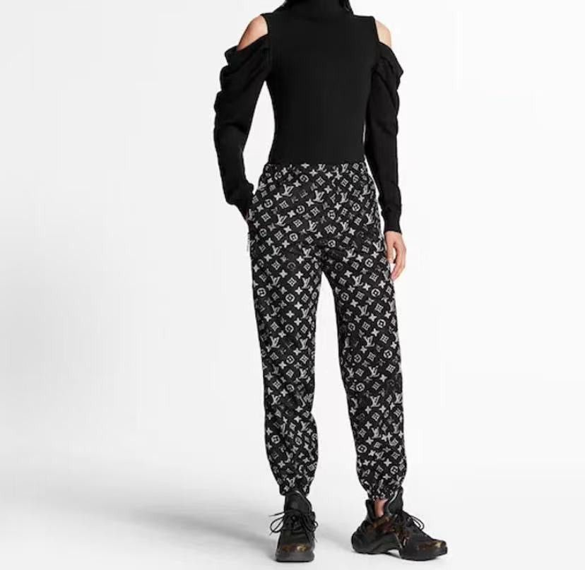 Louis Vuitton Louis Vuitton All-over Monogram Logo Cuffed Pants K26WX Size 25" / US 0 / IT 36 - 9 Thumbnail