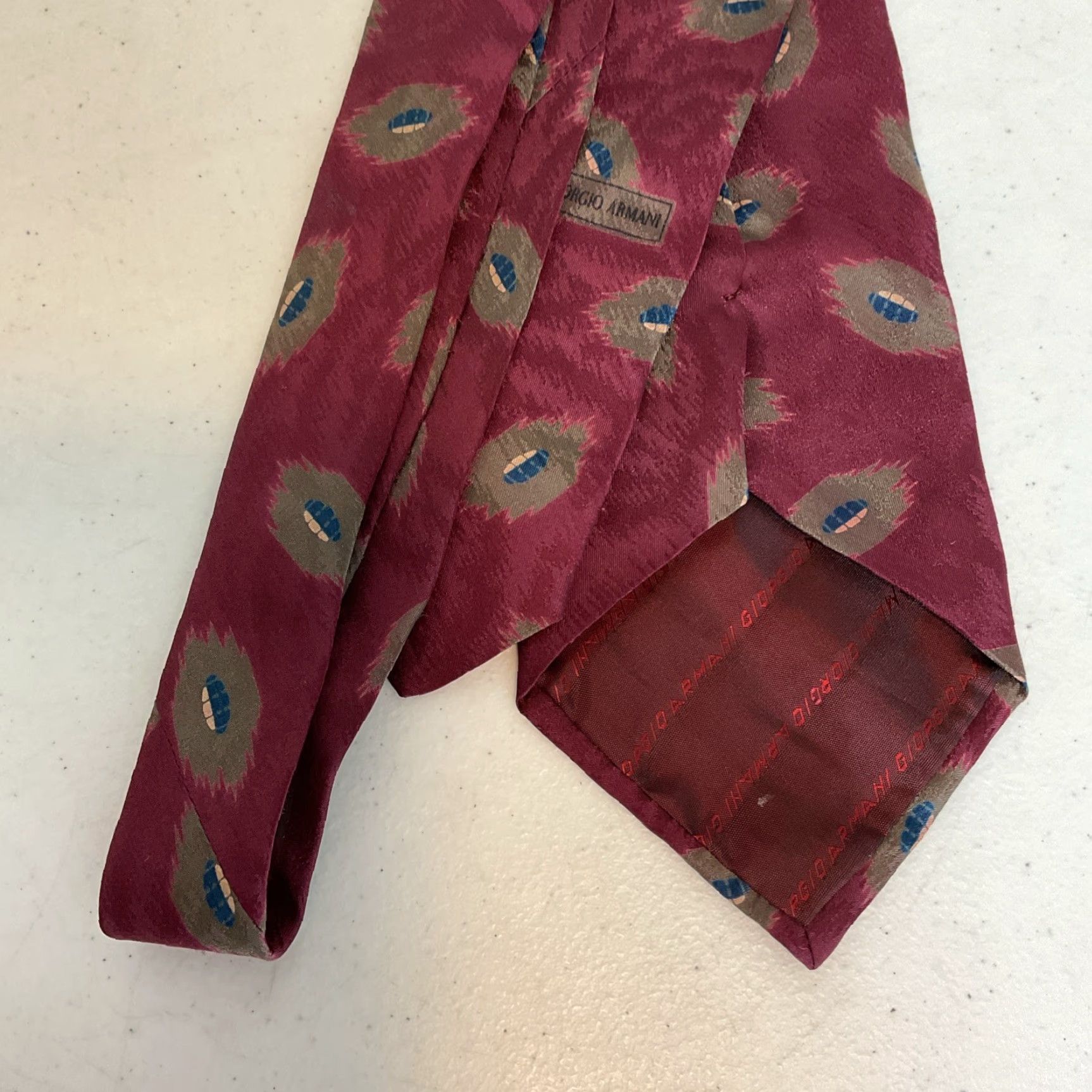 VINTAGE Giorgio Armani Tie Men One Size 56-60 Maroon 100% Silk Abstract Geometric Cravetta Adjustable Italy