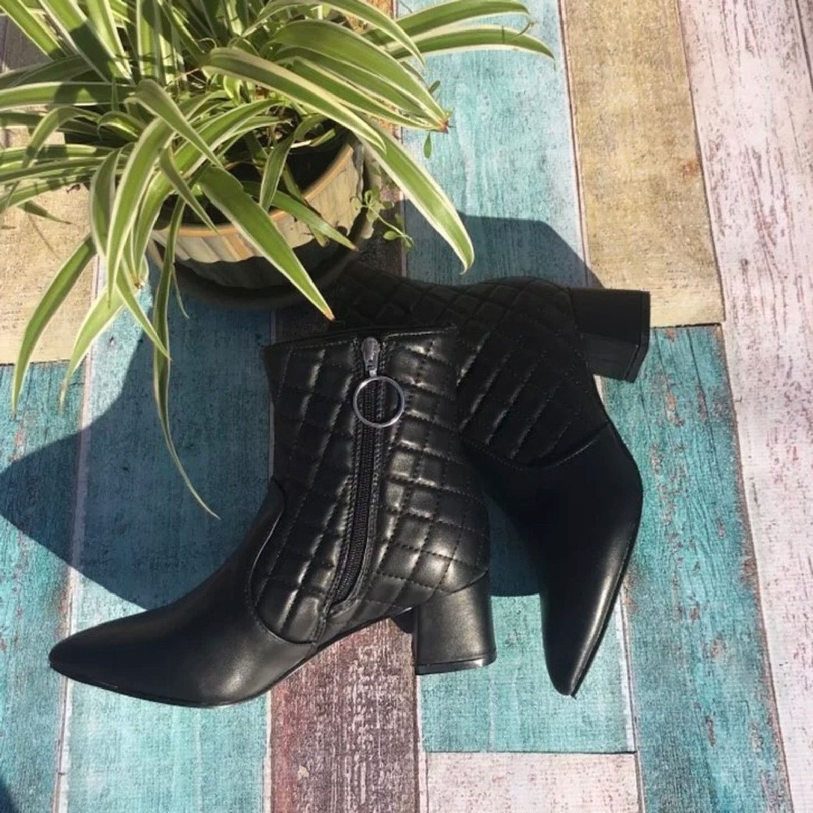 Other Trary quilted pointed toe ankle boot NEW Size US 9 / IT 39 - 11 Thumbnail