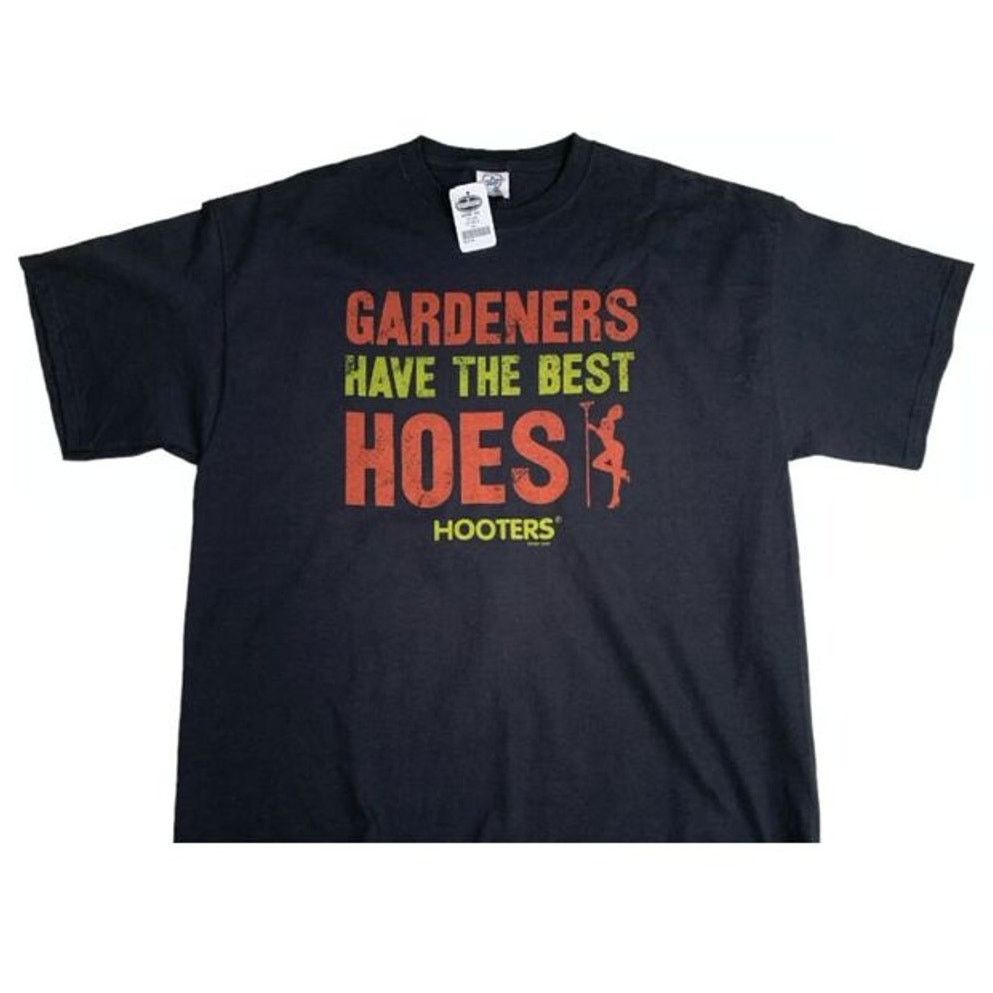 Delta HOOTERS GARDENERS HAVE THE BEST HOES Men's XL T-Shirt Black Size US XL / EU 56 / 4 - 7 Thumbnail
