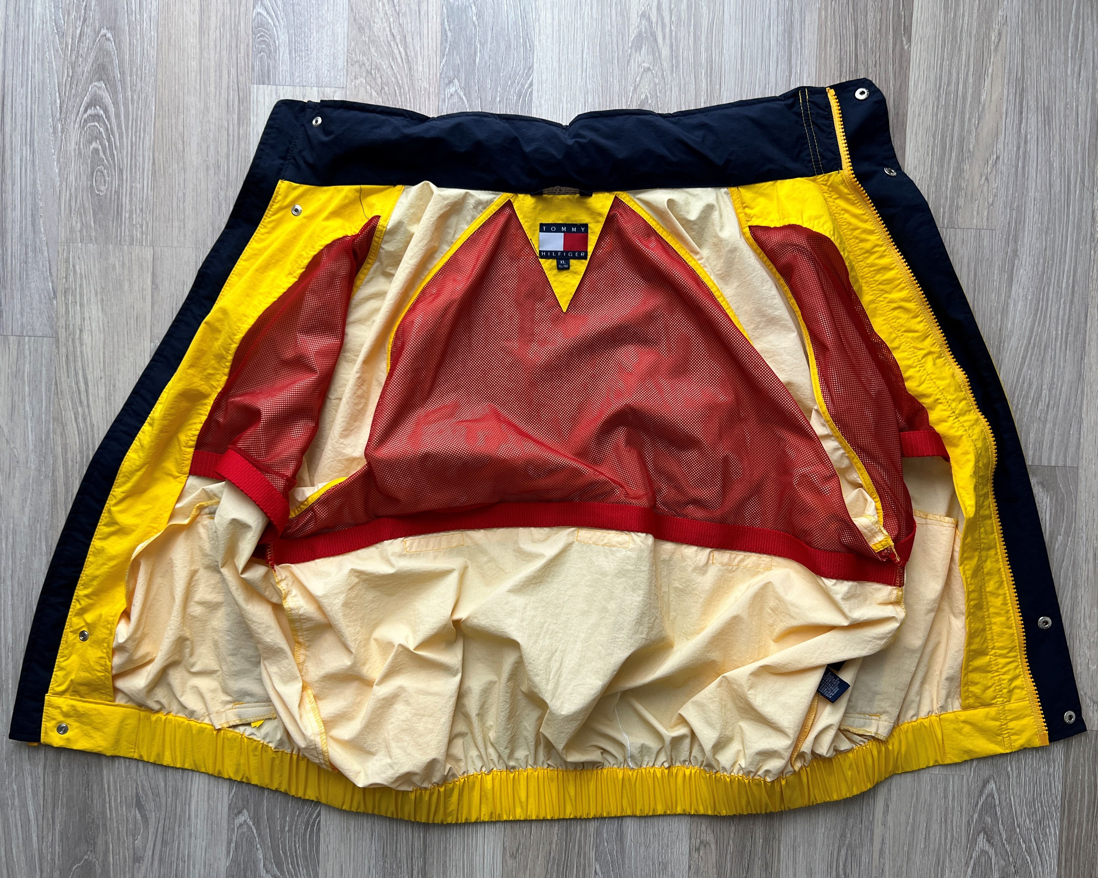 Tommy Hilfiger Vintage 90's TOMMY HILFIGER Light Jacket Size US XL / EU 56 / 4 - 6 Thumbnail
