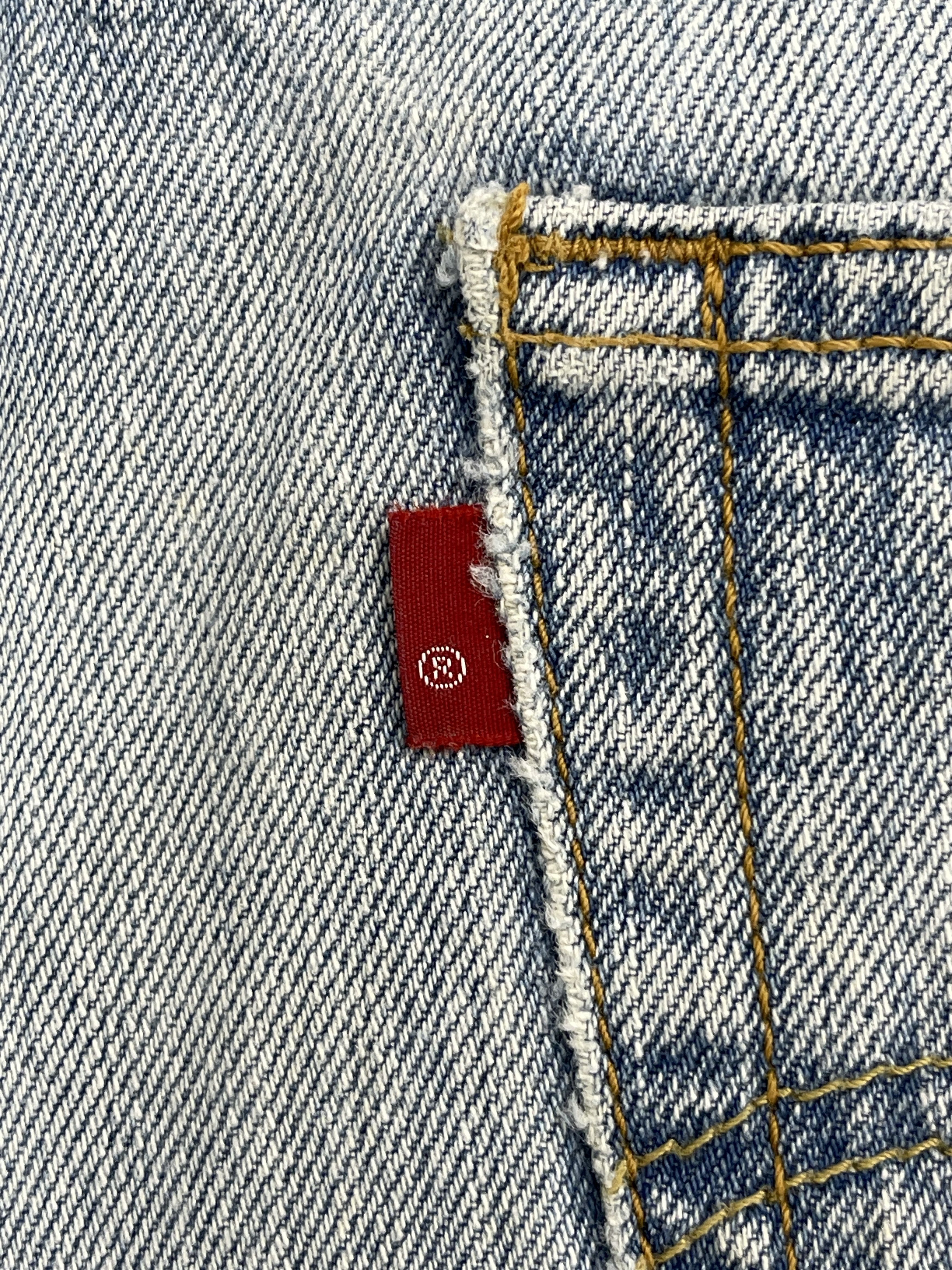 Levi's Vintage Levi's 505 Light Wash Distressed Jeans DP2574 Size US 29 - 6 Thumbnail