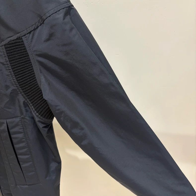 Louis Vuitton Louis Vuitton Black assault jacket presbyopic leather zipp Size S / US 4 / IT 40 - 4 Thumbnail