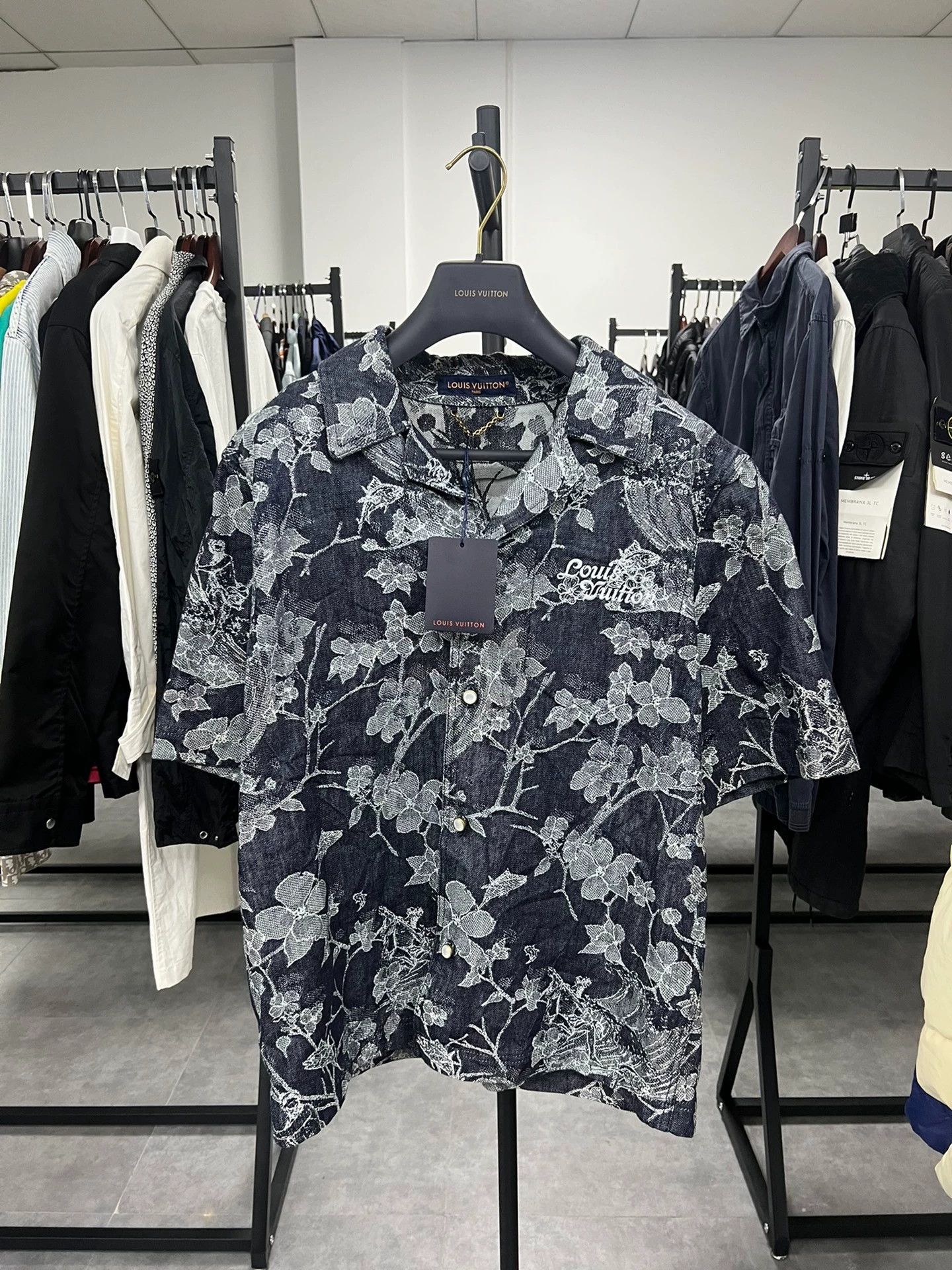Louis Vuitton Louis Vuitton New Embroidered Denim Short-Sleeve T-Shirt Size US S / EU 44-46 / 1 - 1 Thumbnail