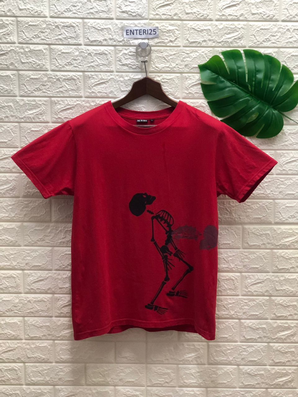 Band Tees vintage Rock Band 2011 One Ok Rock-Reference tour red tees Size US L / EU 52-54 / 3 - 1 Thumbnail