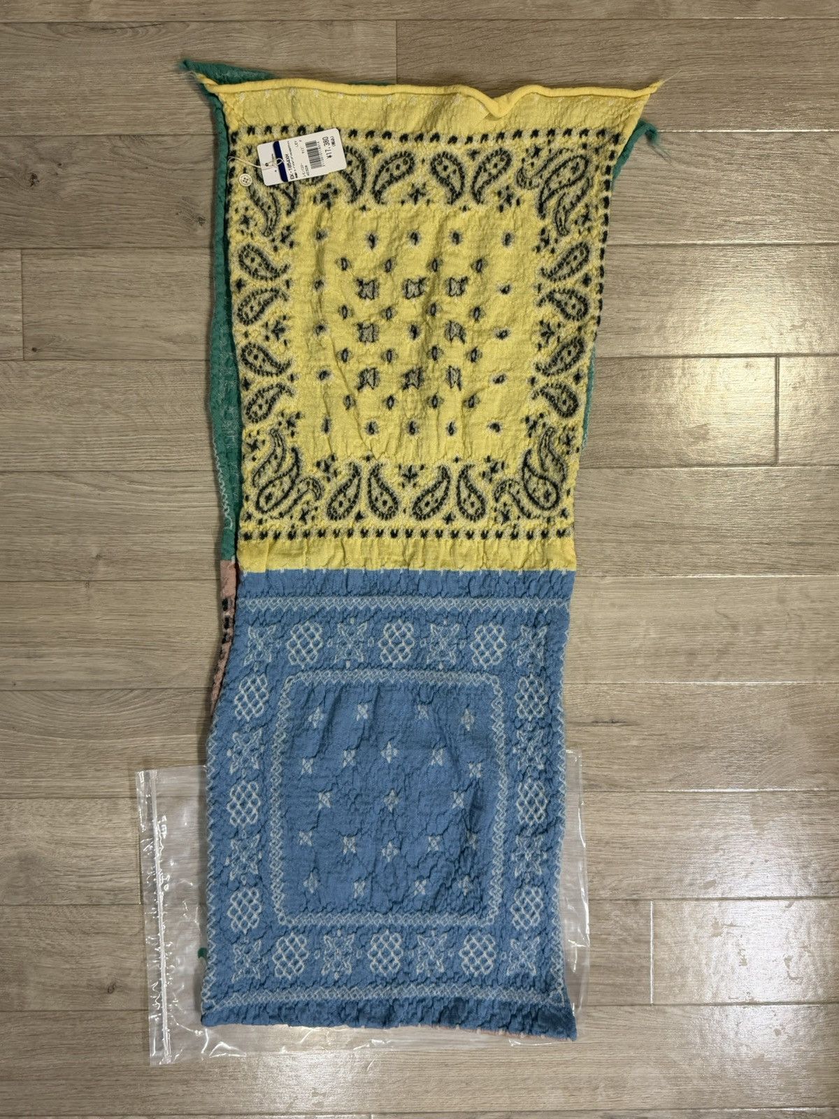Kapital Kapital Velve Wool Pastel Bandana Cross Happy Muffler Size ONE SIZE - 4 Thumbnail