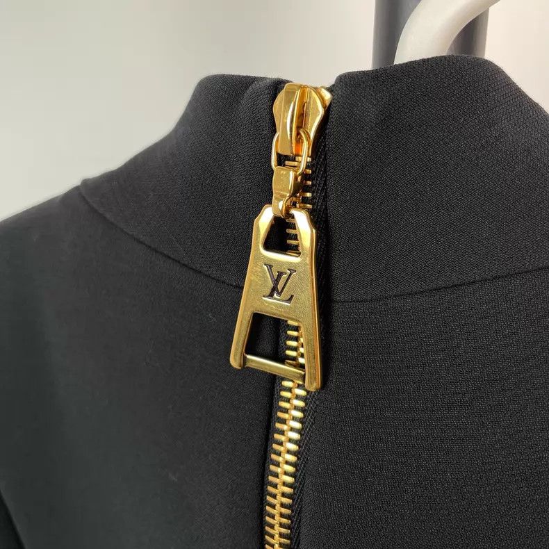 Louis Vuitton Louis Vuitton 22Ss Black Sheep Wool Zip Crew Neck Short Sl Size XXS / US 00 / IT 34 - 6 Thumbnail