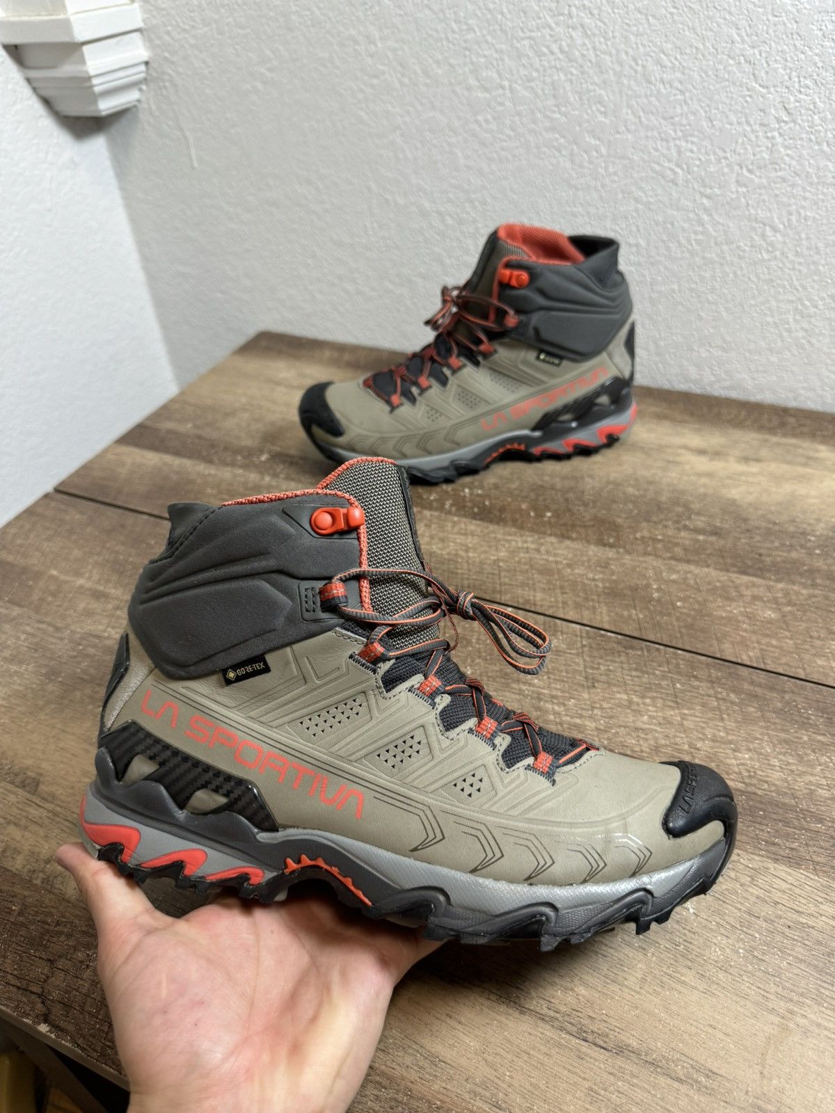 La Sportiva Ultra Raptor II Mid GTX Size Women’s 9 Wide