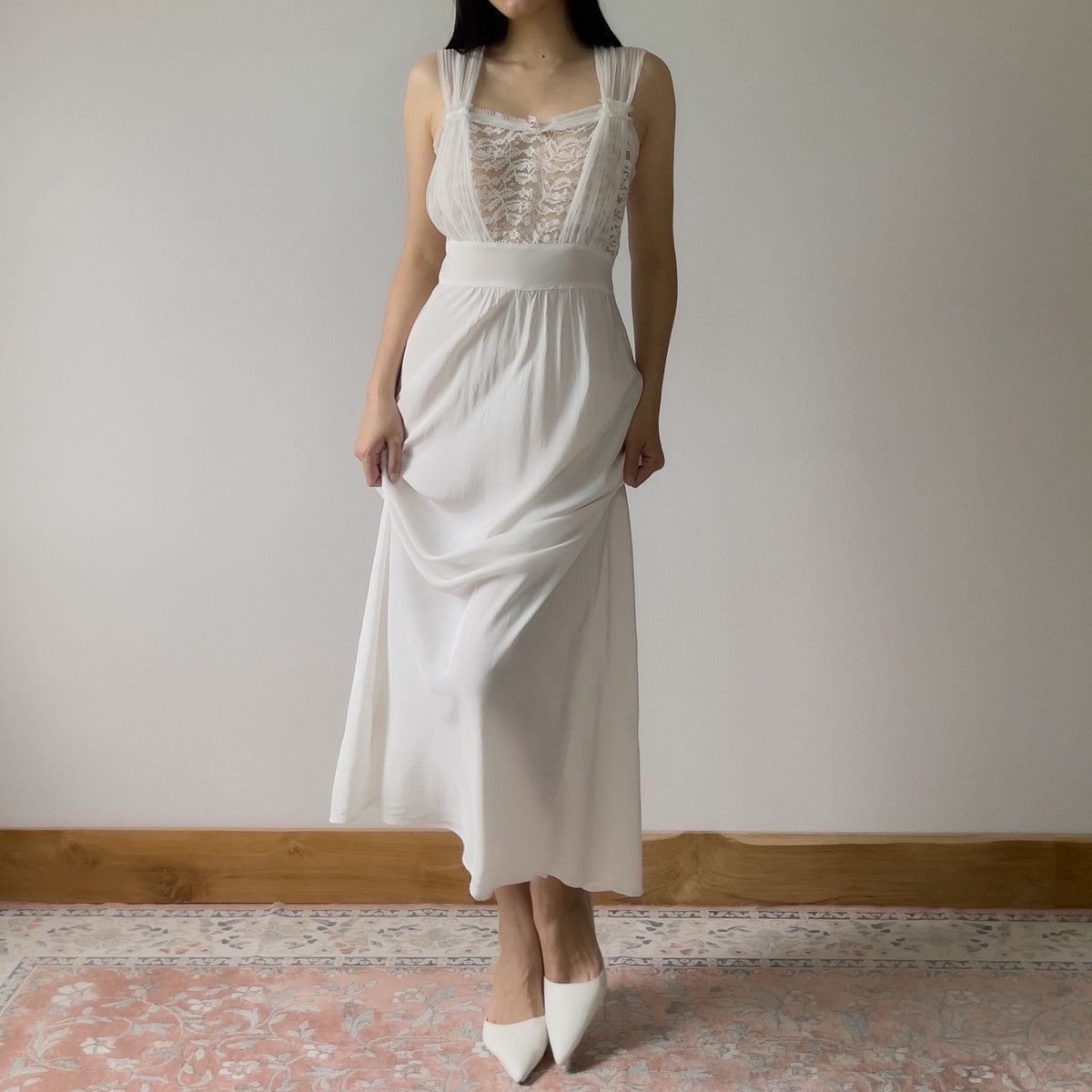 Vintage Vintage 1950s Ice Blue Rayon Nightgown (M–L) Size L / US 10 / IT 46 - 5 Thumbnail
