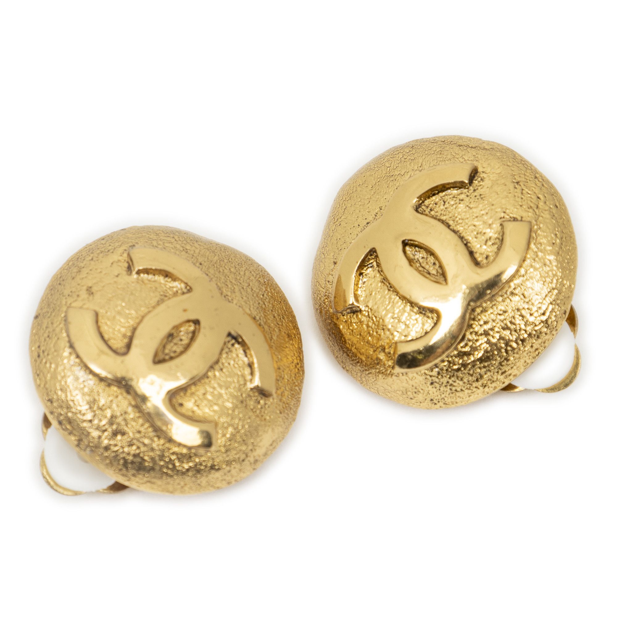 Chanel CC Round Clip On Earrings Size ONE SIZE - 1 Thumbnail