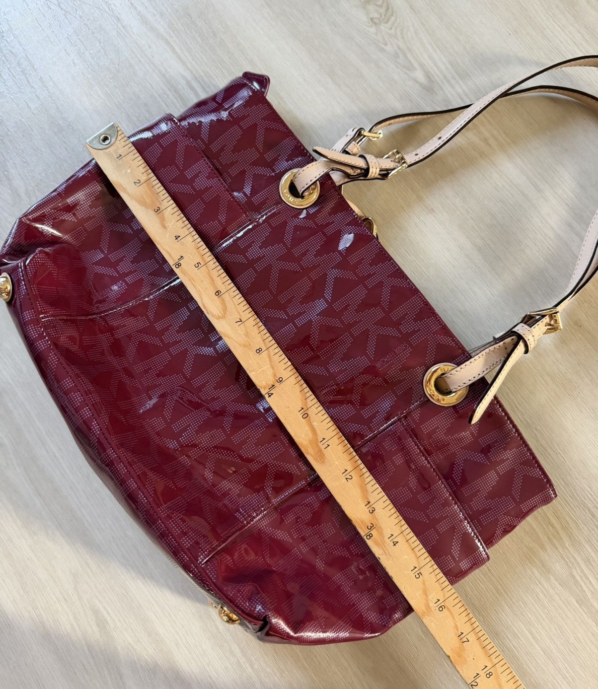 Michael Kors Michael Kors Jet Set Tote Bag Patent Leather Burgundy Logo Size ONE SIZE - 7 Thumbnail
