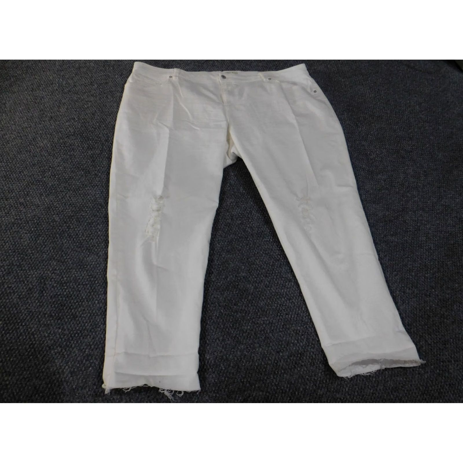 Lucky Brand Lucky Brand Jeans Womens 20W White Distressed Reese Boyfriend Cropped Jeans 5-Pocket Blue Regular Plus Size Pants Mens? Size 42" / US 20 - 2 Thumbnail